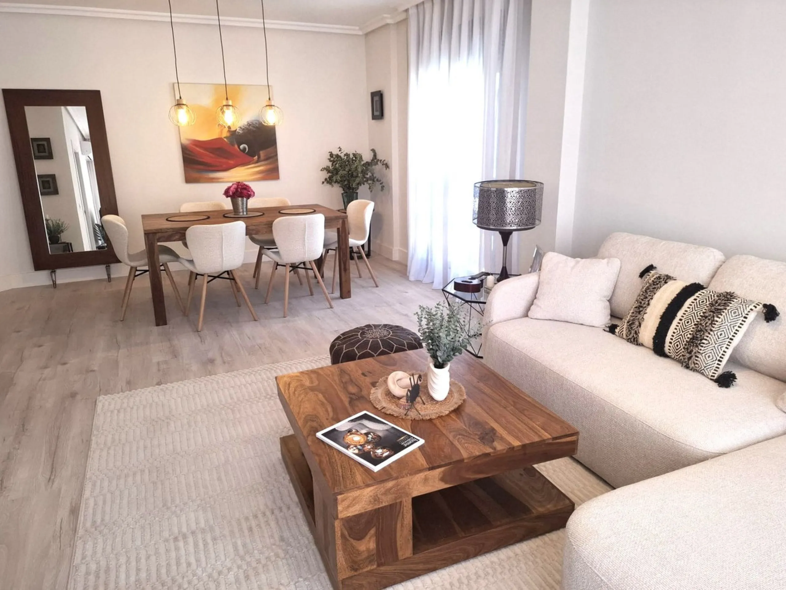 Apartment - Middle Floor Apartment в продаже в Marbella, Málaga. В доме 3 спален и 2 ванных комнат. Площадь дома 131 м²