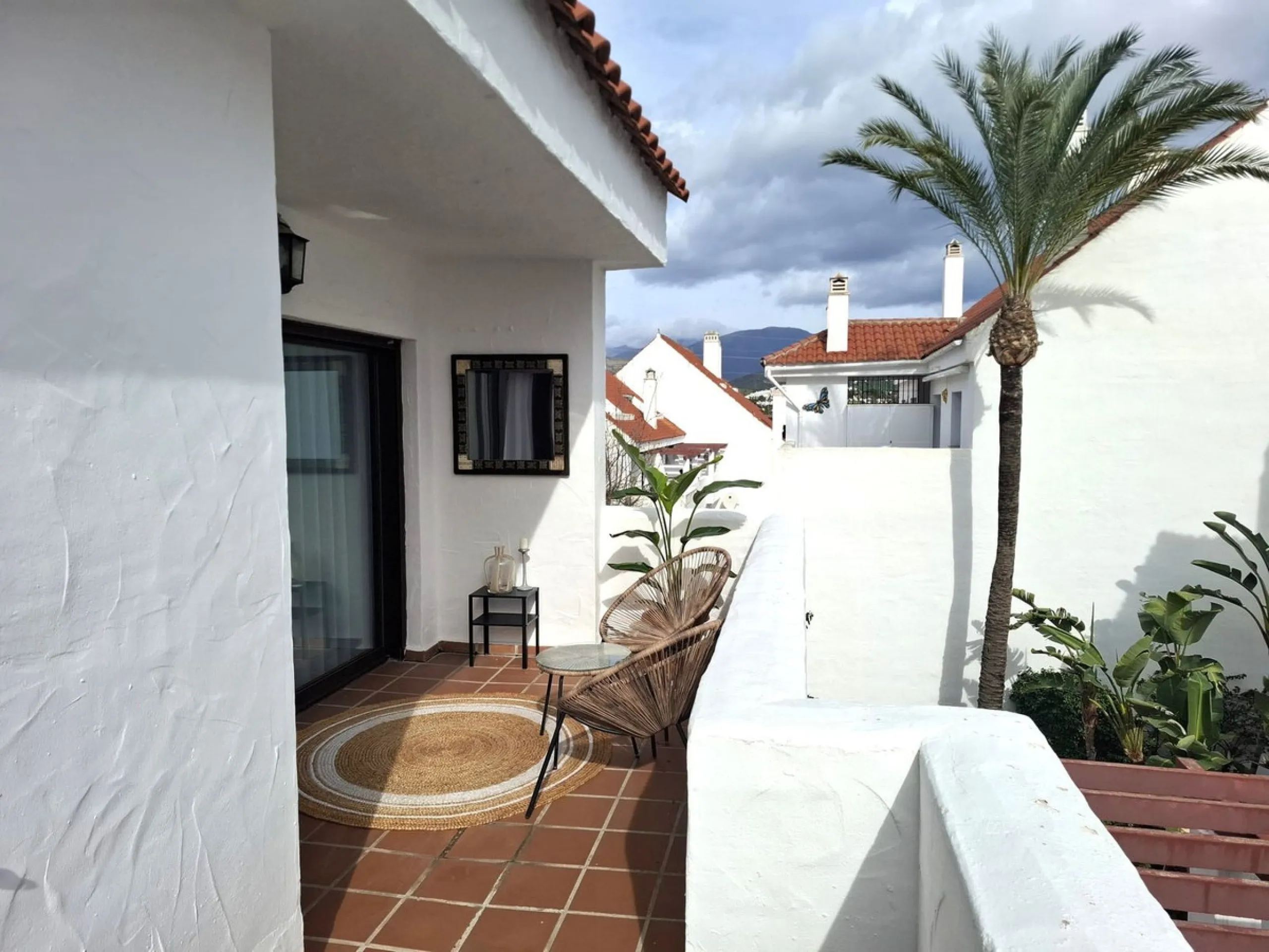 Apartment - Middle Floor Apartment в продаже в Marbella, Málaga. В доме 3 спален и 2 ванных комнат. Площадь дома 131 м²