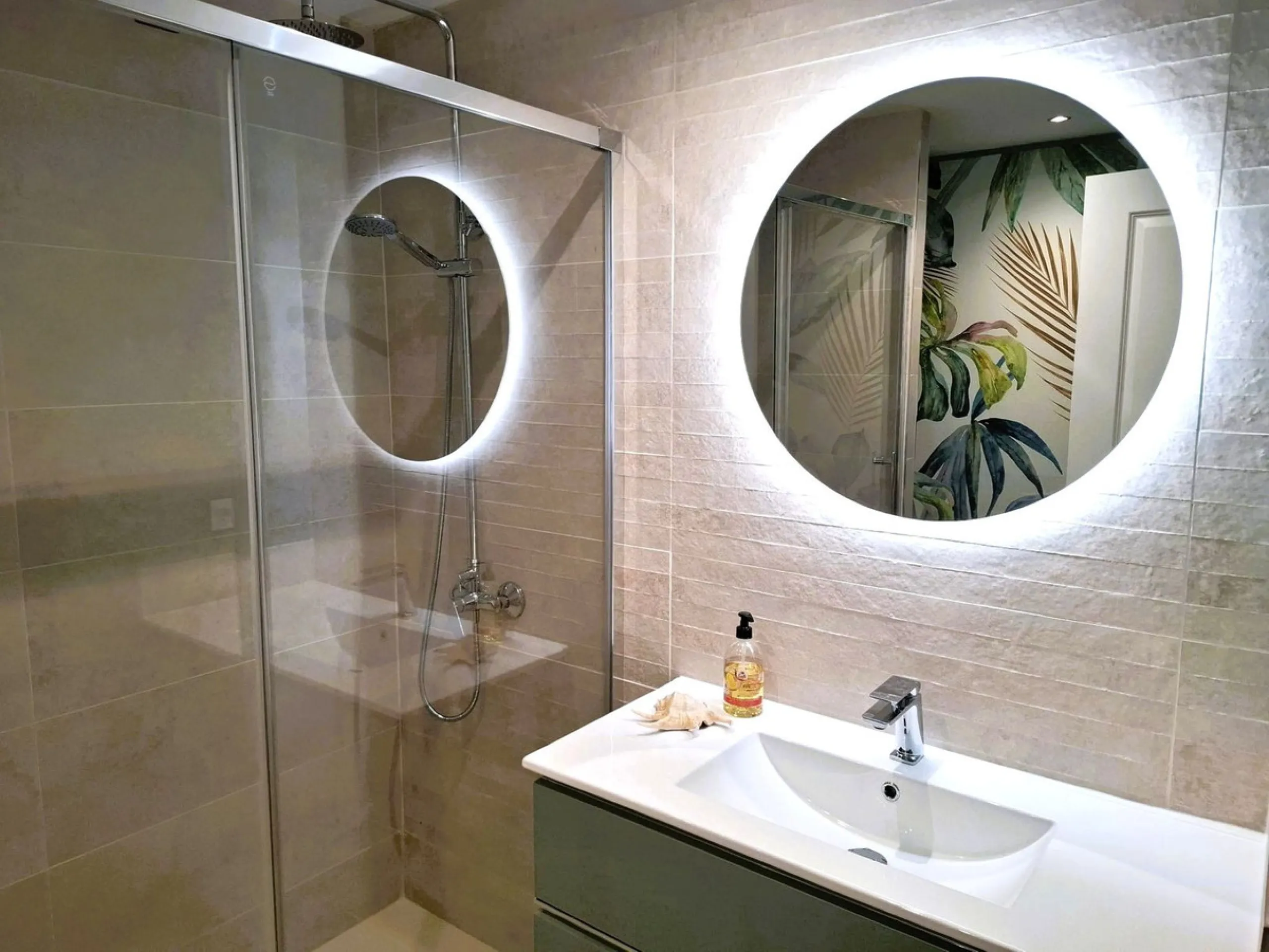 Apartment - Middle Floor Apartment в продаже в Marbella, Málaga. В доме 3 спален и 2 ванных комнат. Площадь дома 131 м²
