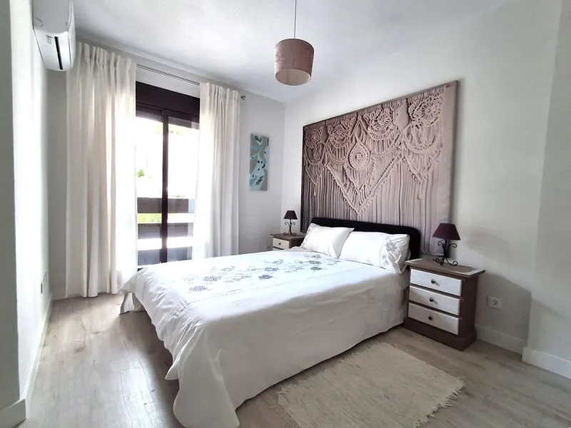 Apartment - Middle Floor Apartment в продаже в Marbella, Málaga. В доме 3 спален и 2 ванных комнат. Площадь дома 131 м²