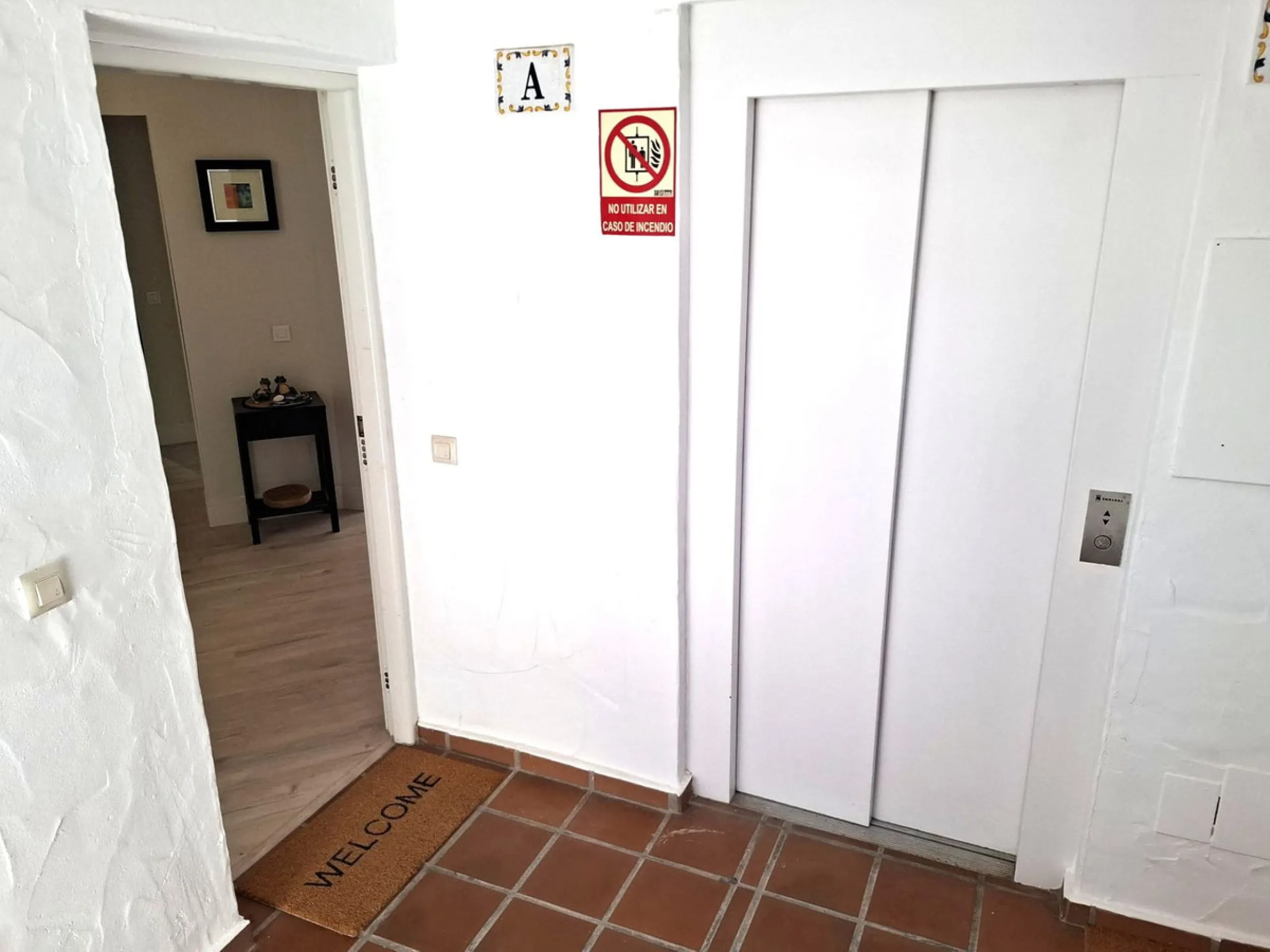 Apartment - Middle Floor Apartment в продаже в Marbella, Málaga. В доме 3 спален и 2 ванных комнат. Площадь дома 131 м²