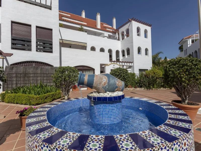Apartment - Middle Floor Apartment в продаже в Marbella, Málaga. В доме 3 спален и 2 ванных комнат. Площадь дома 131 м²