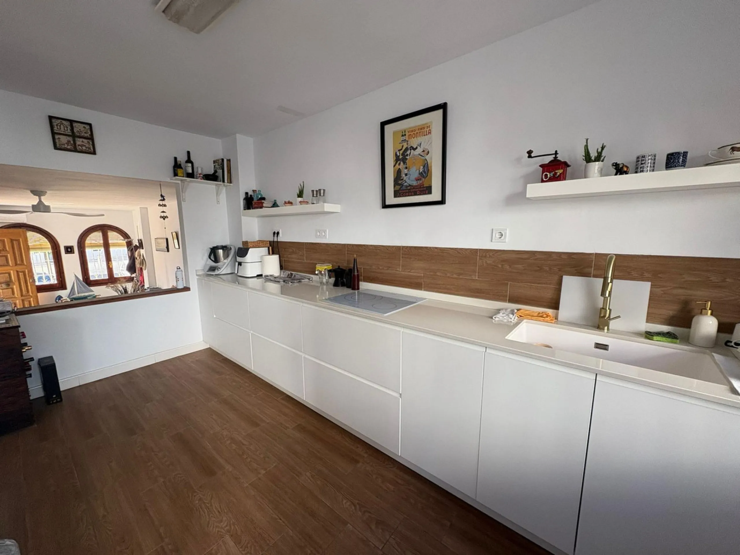 House - Semi-Detached House в продаже в La Colina, Málaga. В доме 4 спален и 3 ванных комнат. Площадь дома 210 м²