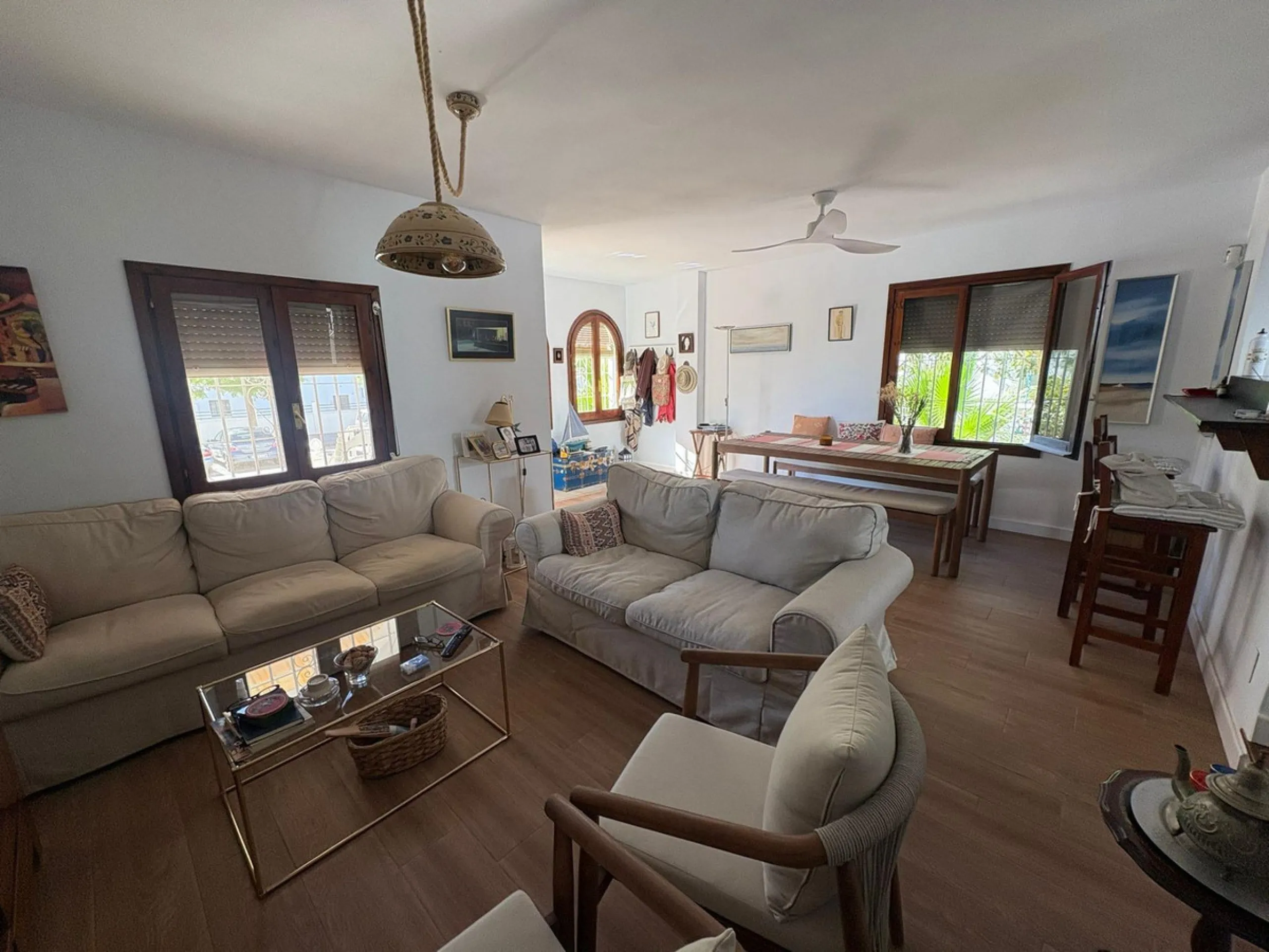 House - Semi-Detached House в продаже в La Colina, Málaga. В доме 4 спален и 3 ванных комнат. Площадь дома 210 м²