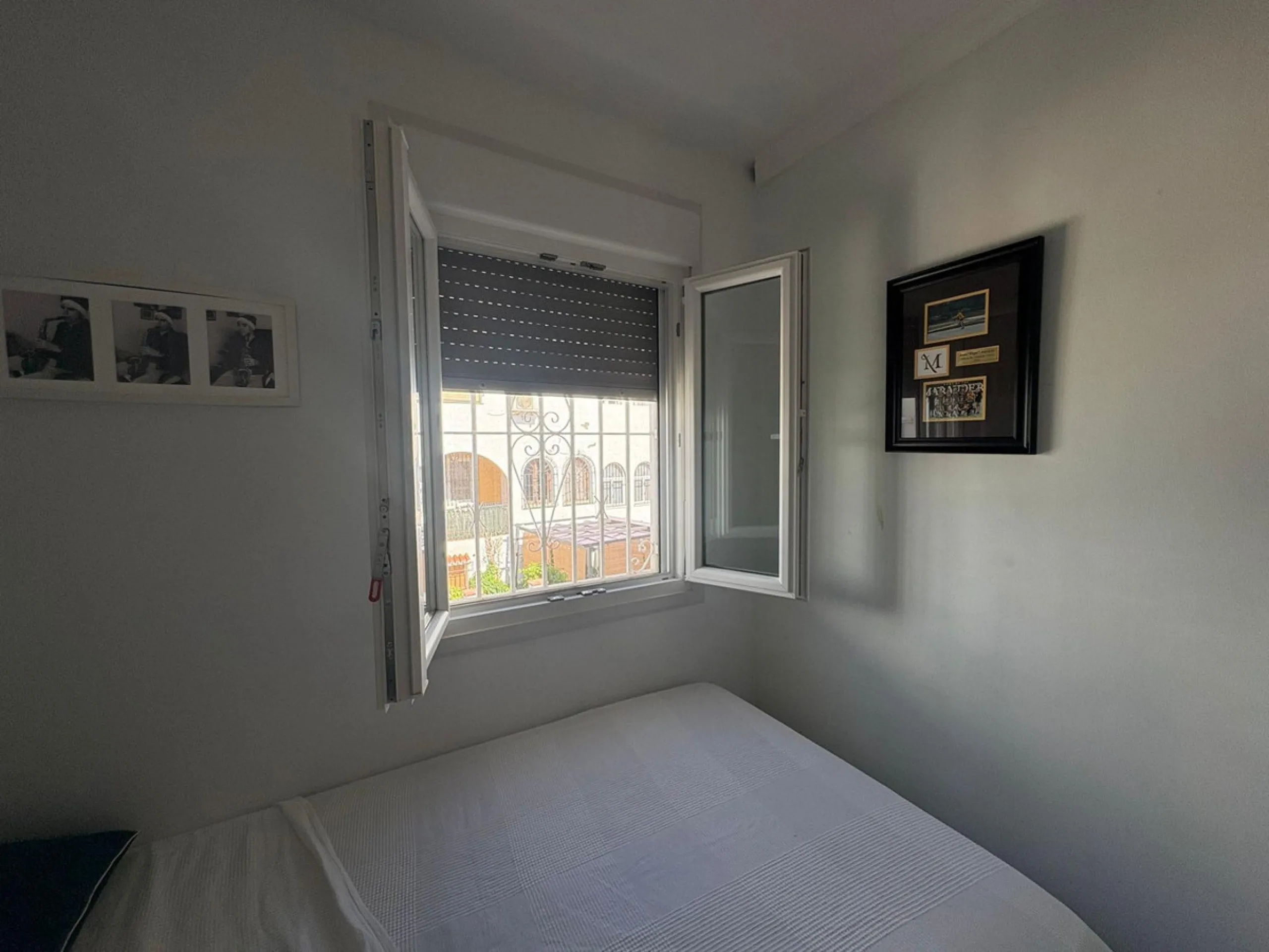 House - Semi-Detached House в продаже в La Colina, Málaga. В доме 4 спален и 3 ванных комнат. Площадь дома 210 м²