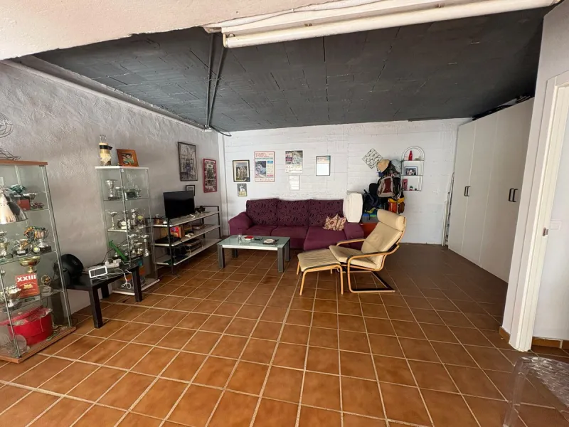 House - Semi-Detached House в продаже в La Colina, Málaga. В доме 4 спален и 3 ванных комнат. Площадь дома 210 м²
