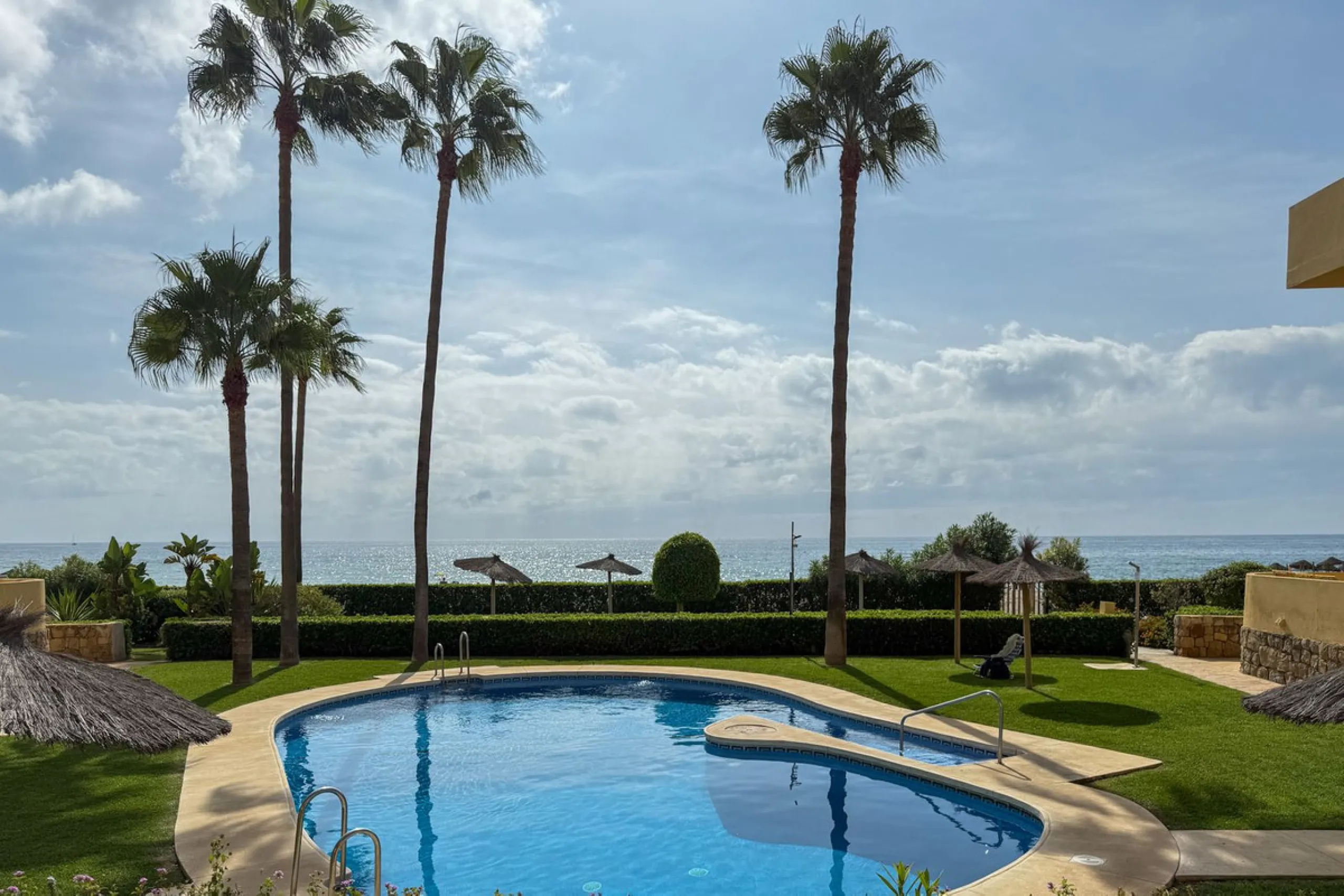 Apartment - Middle Floor Apartment в продаже в Mijas, Málaga. В доме 2 спален и 2 ванных комнат. Площадь дома 90 м²