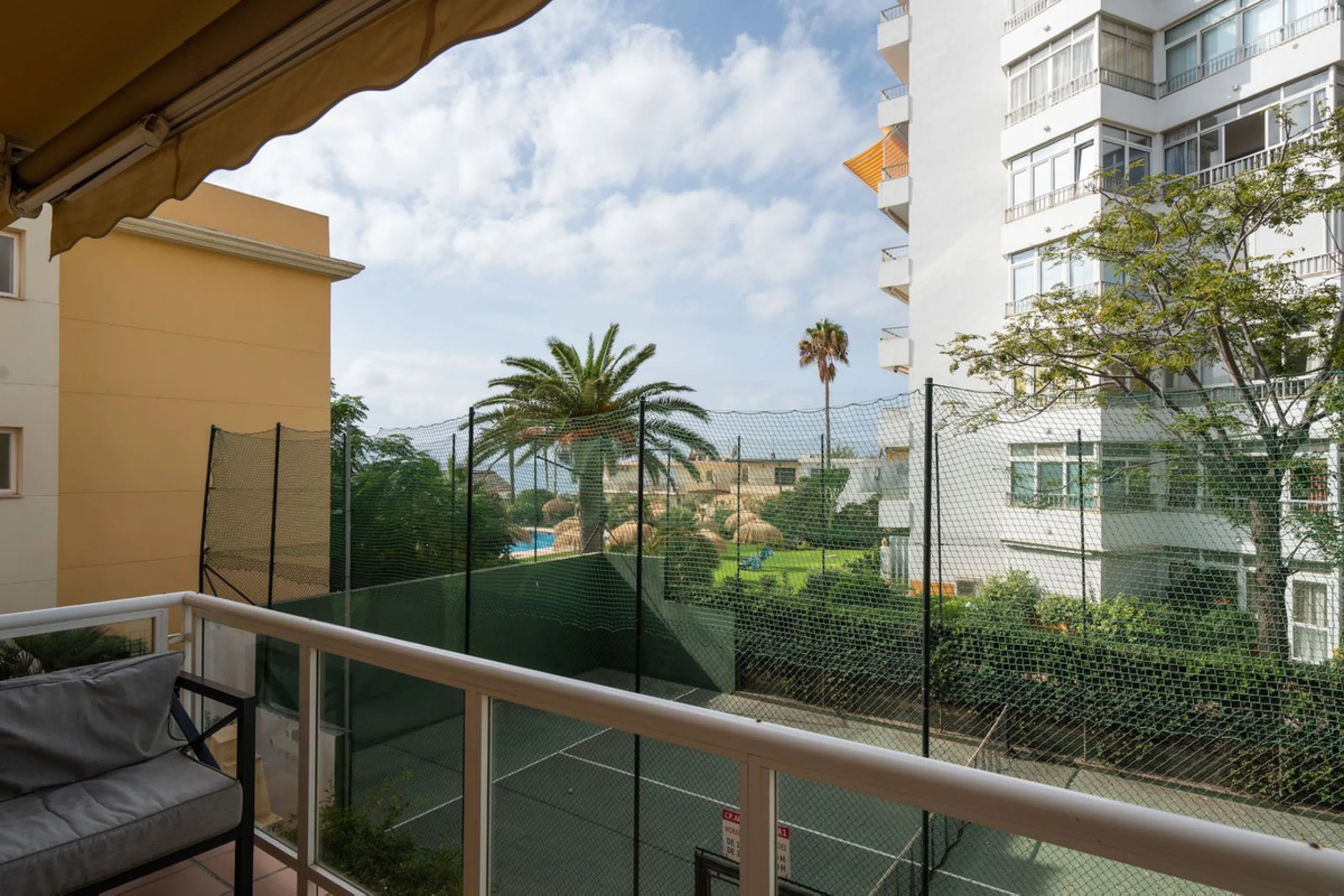 Apartment - Middle Floor Apartment в продаже в Mijas, Málaga. В доме 2 спален и 2 ванных комнат. Площадь дома 90 м²
