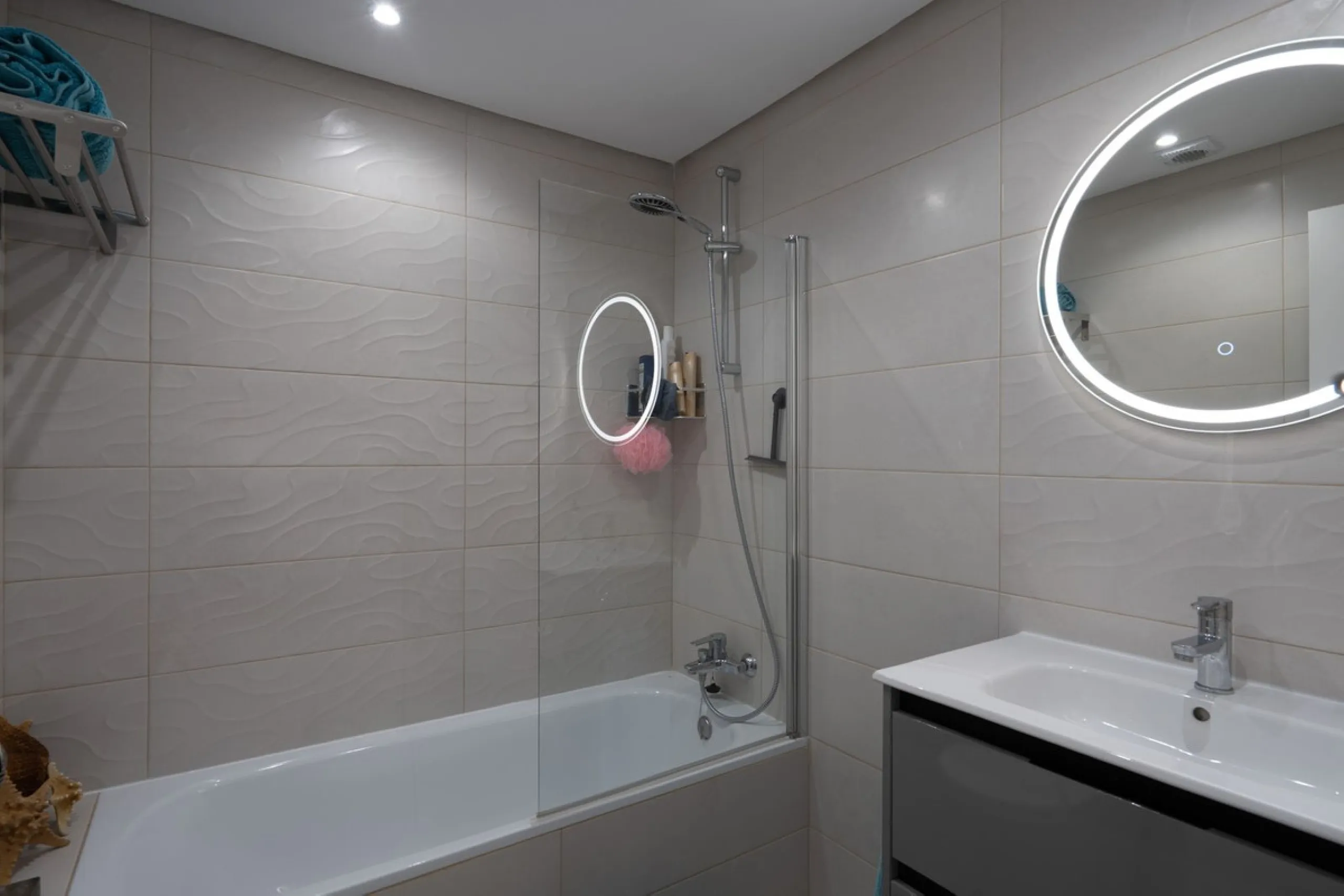 Apartment - Middle Floor Apartment в продаже в Mijas, Málaga. В доме 2 спален и 2 ванных комнат. Площадь дома 90 м²