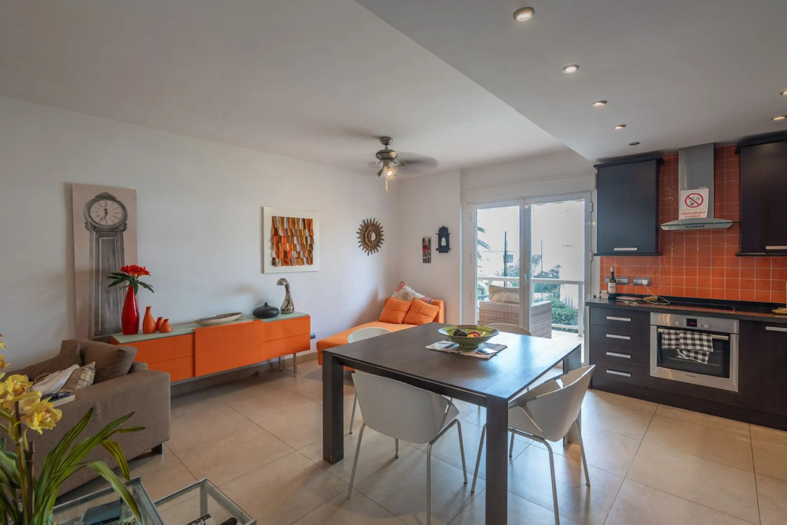 Apartment - Middle Floor Apartment в продаже в Mijas, Málaga. В доме 2 спален и 2 ванных комнат. Площадь дома 90 м²