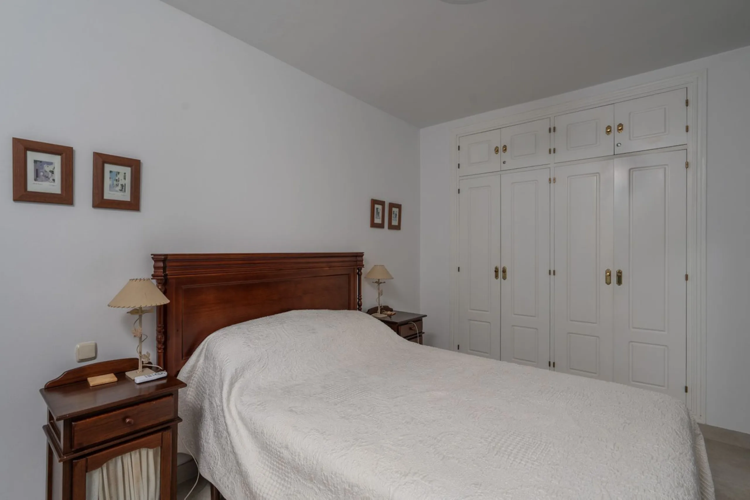 Apartment - Middle Floor Apartment в продаже в Mijas, Málaga. В доме 2 спален и 2 ванных комнат. Площадь дома 90 м²