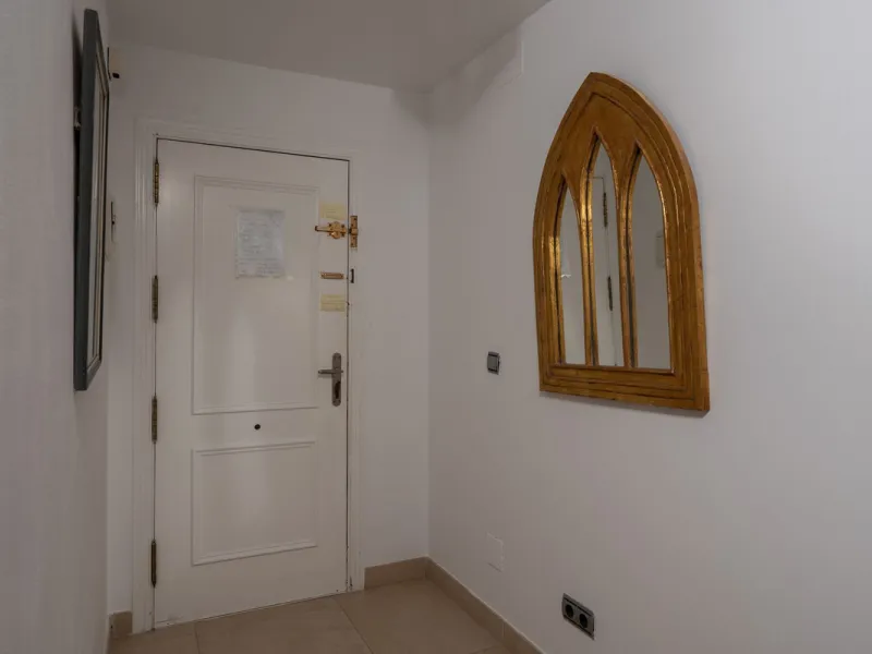 Apartment - Middle Floor Apartment в продаже в Mijas, Málaga. В доме 2 спален и 2 ванных комнат. Площадь дома 90 м²