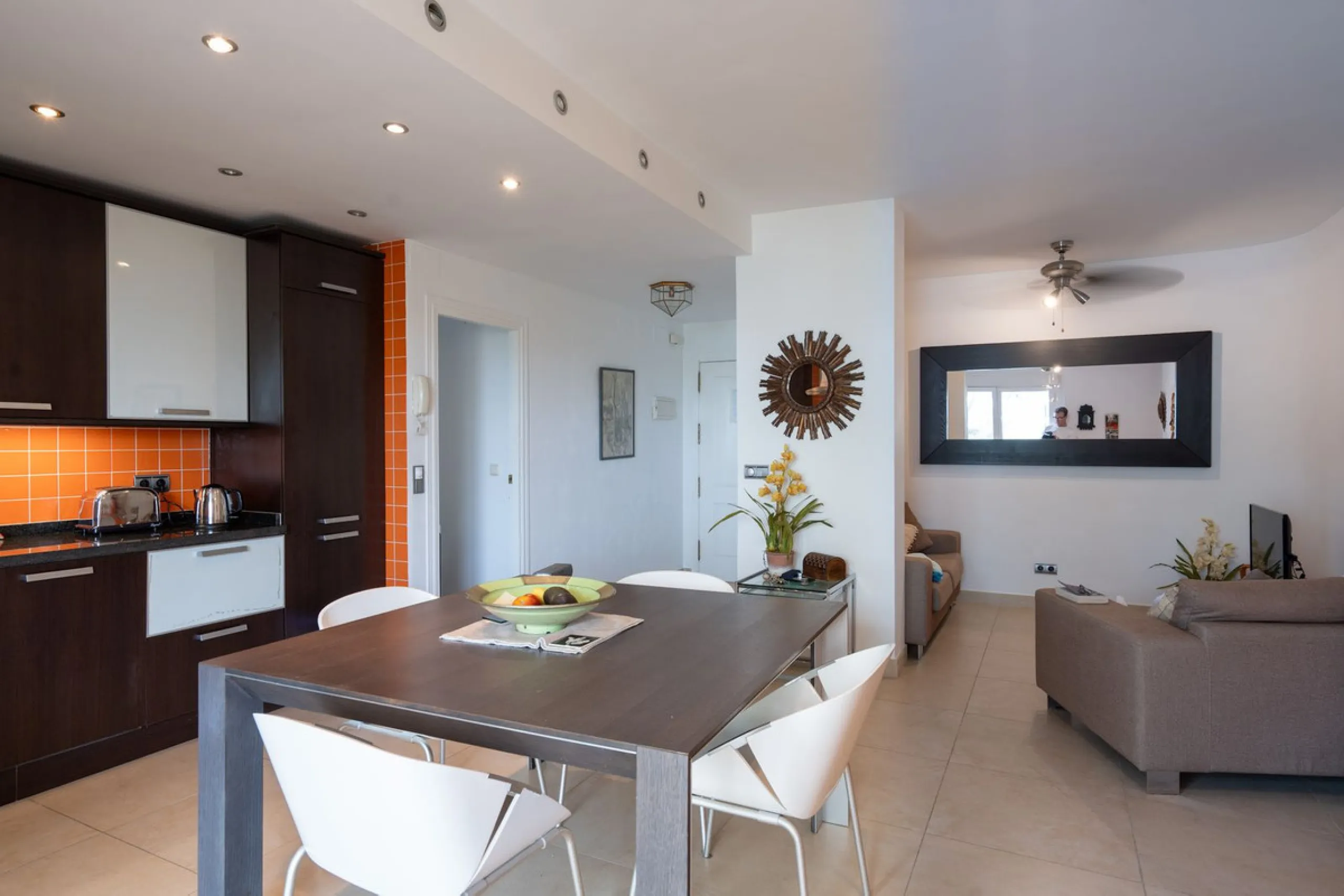 Apartment - Middle Floor Apartment в продаже в Mijas, Málaga. В доме 2 спален и 2 ванных комнат. Площадь дома 90 м²