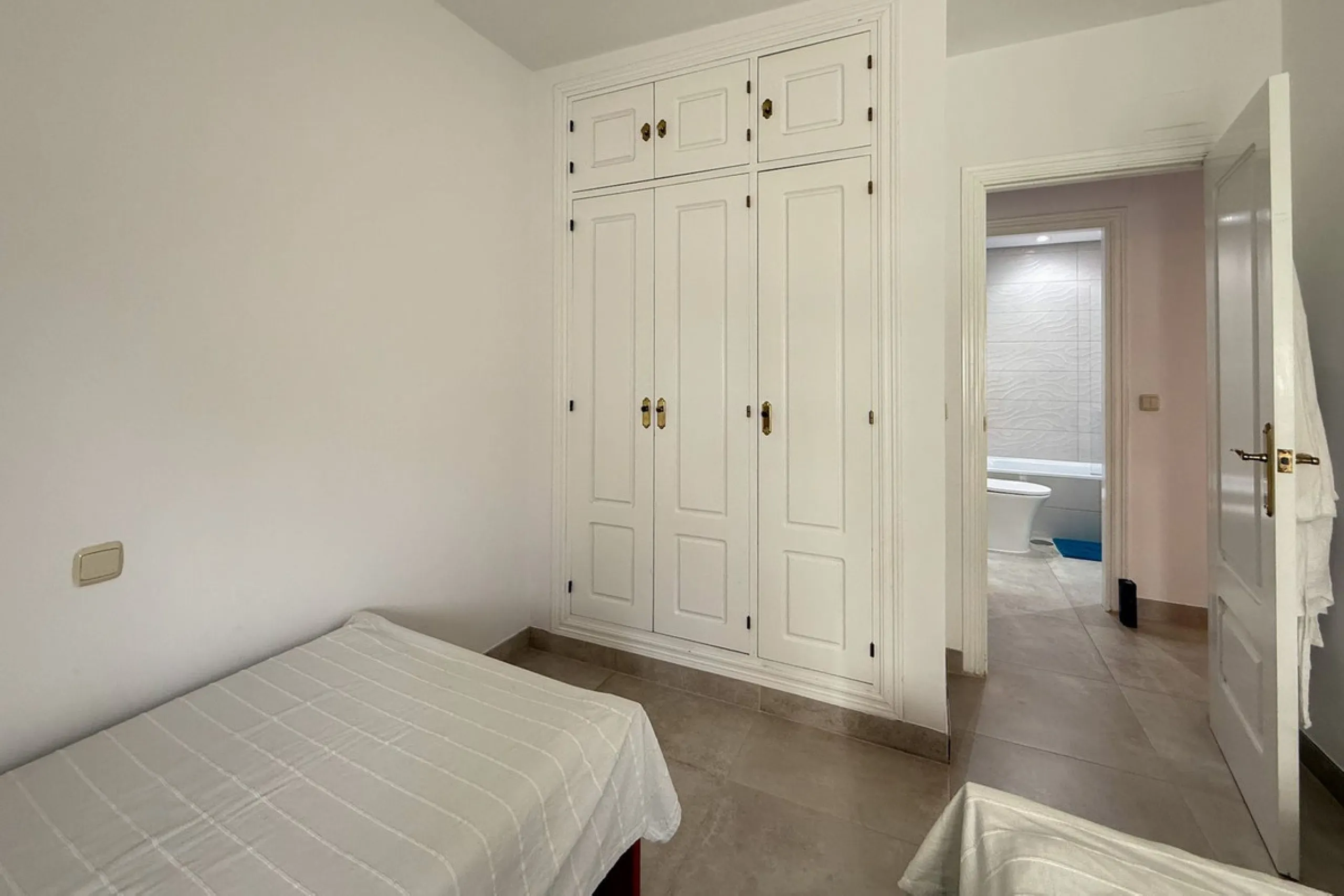 Apartment - Middle Floor Apartment в продаже в Mijas, Málaga. В доме 2 спален и 2 ванных комнат. Площадь дома 90 м²