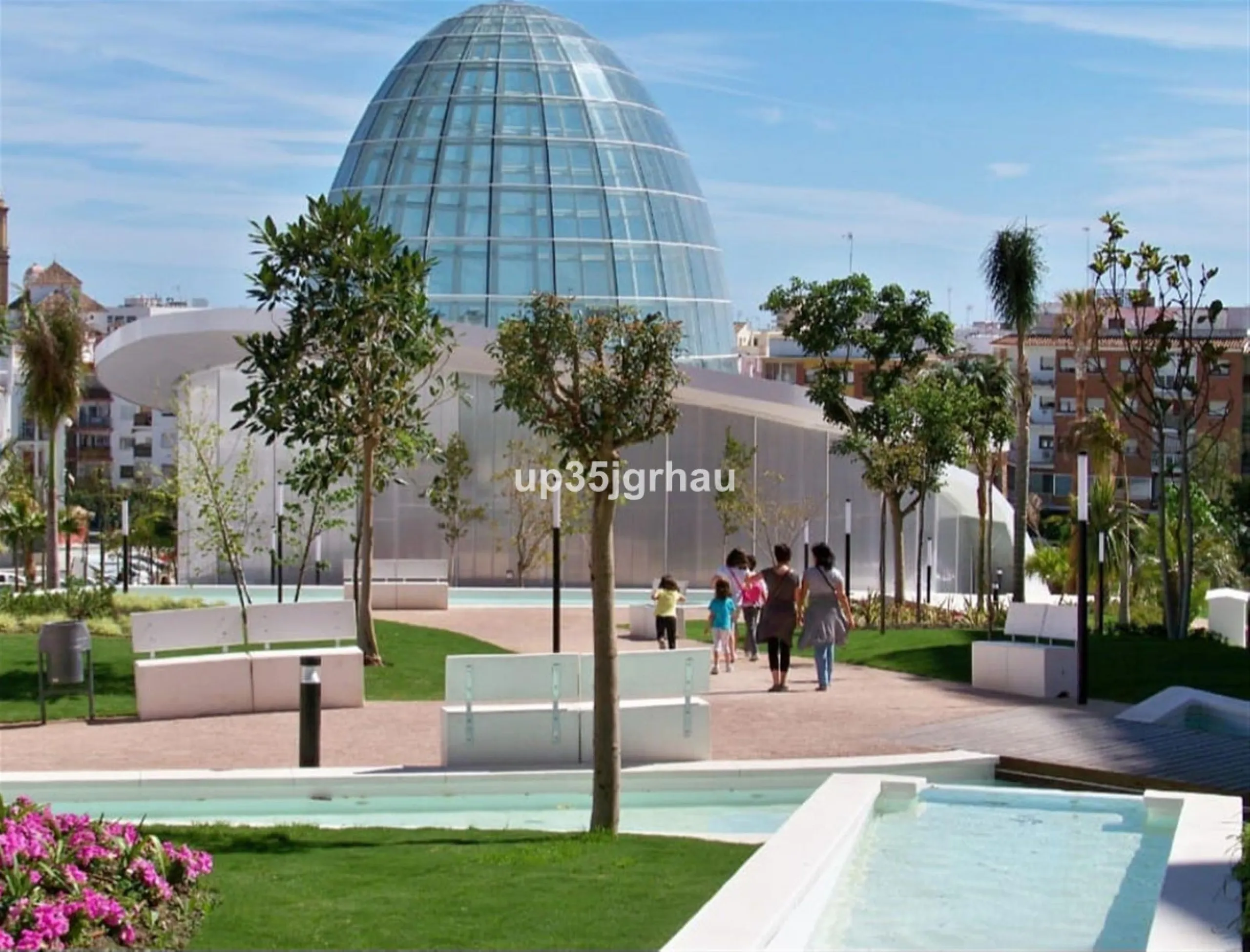 Fantastic central apartment in Estepona's city center and historic center.