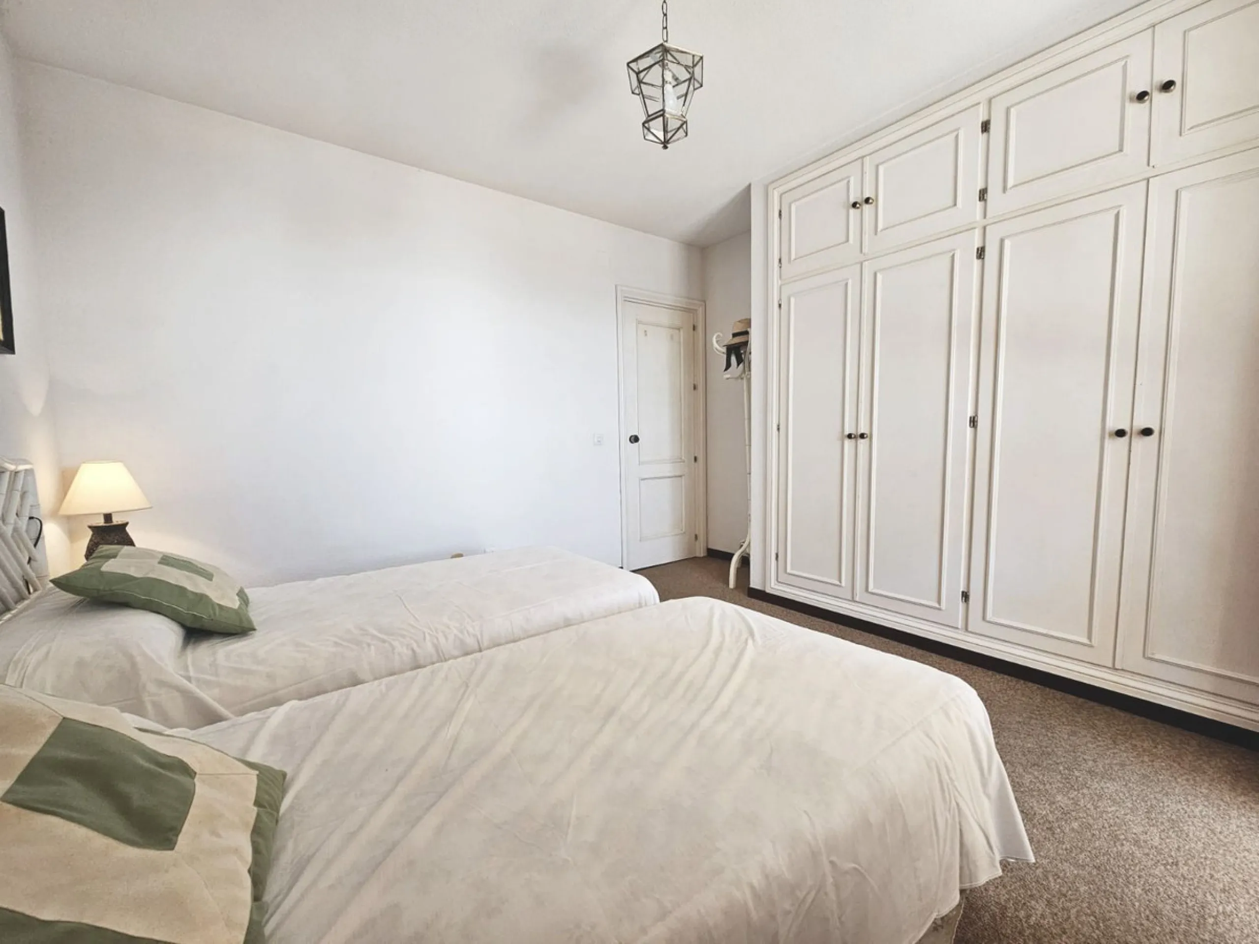 2-Bedroom Apartment for Sale in Doña Lola, Calahonda – Beachfront Location
