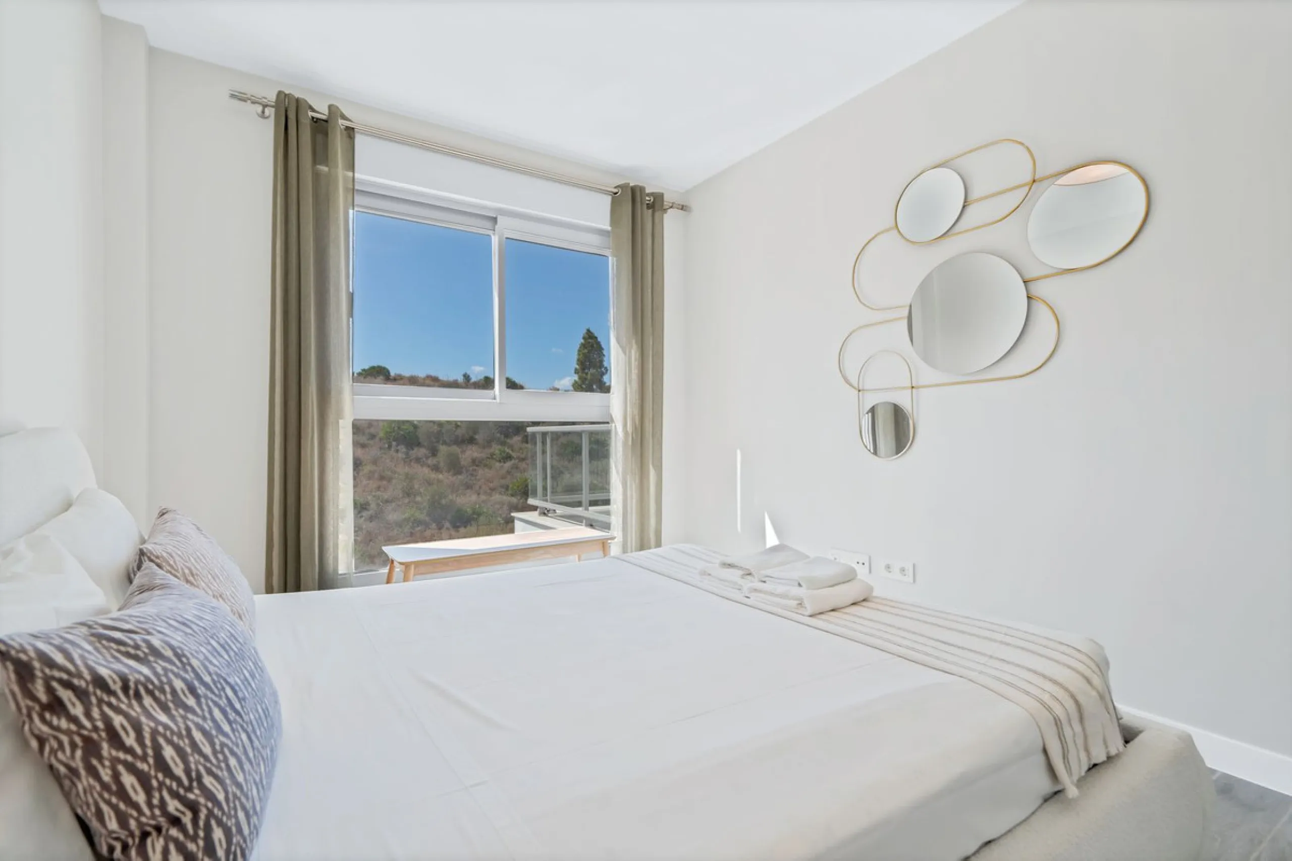 Apartment - Middle Floor Apartment в продаже в Mijas, Málaga. В доме 2 спален и 2 ванных комнат. Площадь дома 91 м²