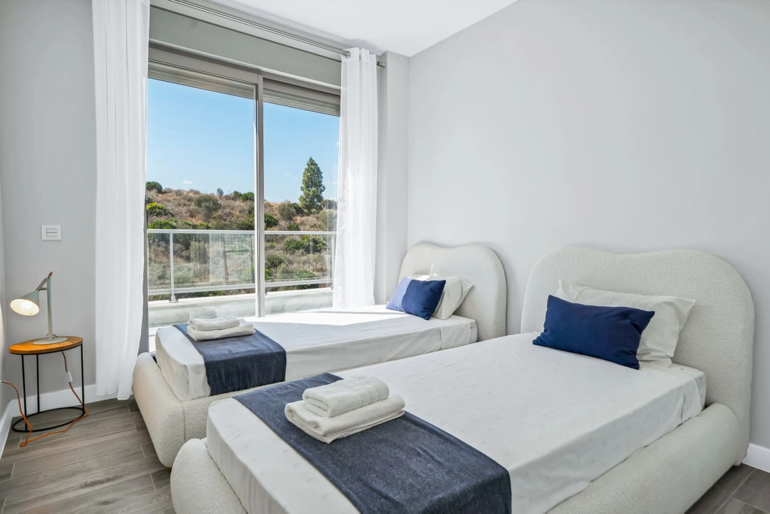 Apartment - Middle Floor Apartment в продаже в Mijas, Málaga. В доме 2 спален и 2 ванных комнат. Площадь дома 91 м²