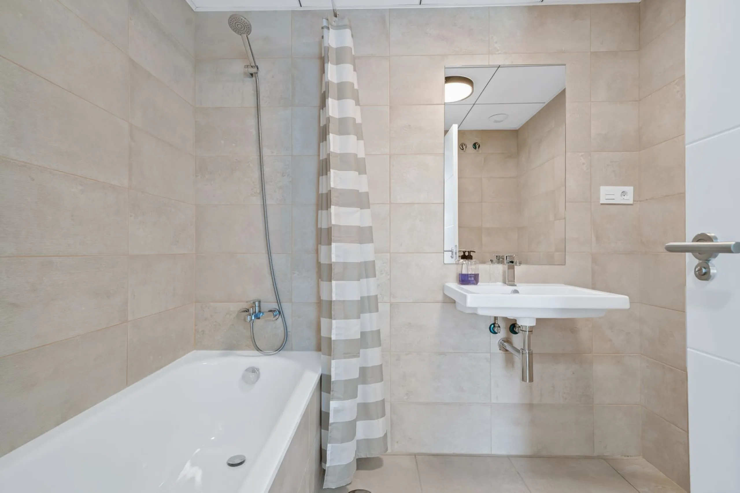 Apartment - Middle Floor Apartment в продаже в Mijas, Málaga. В доме 2 спален и 2 ванных комнат. Площадь дома 91 м²