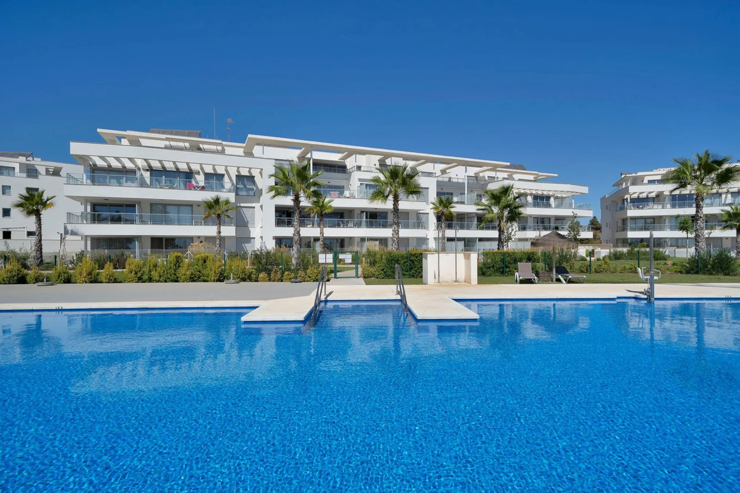 Apartment - Middle Floor Apartment в продаже в Mijas, Málaga. В доме 2 спален и 2 ванных комнат. Площадь дома 91 м²