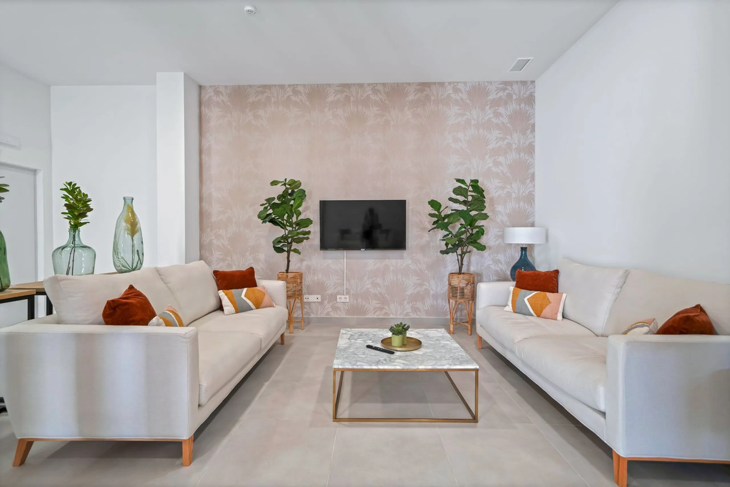 Apartment - Middle Floor Apartment в продаже в Mijas, Málaga. В доме 2 спален и 2 ванных комнат. Площадь дома 91 м²