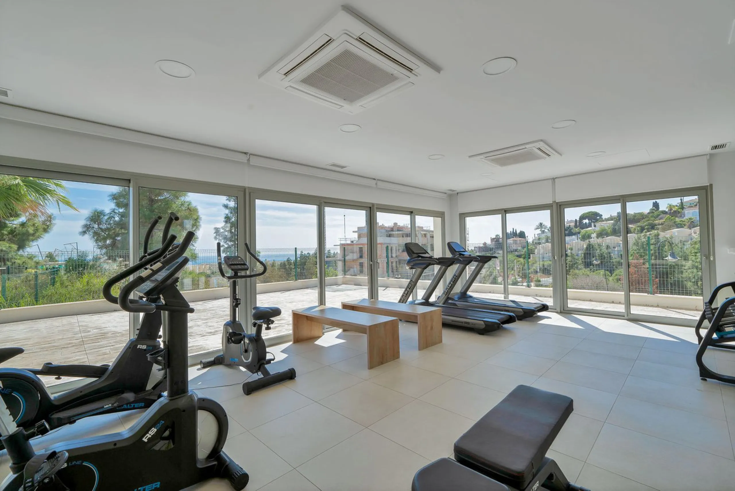 Apartment - Middle Floor Apartment в продаже в Mijas, Málaga. В доме 2 спален и 2 ванных комнат. Площадь дома 91 м²
