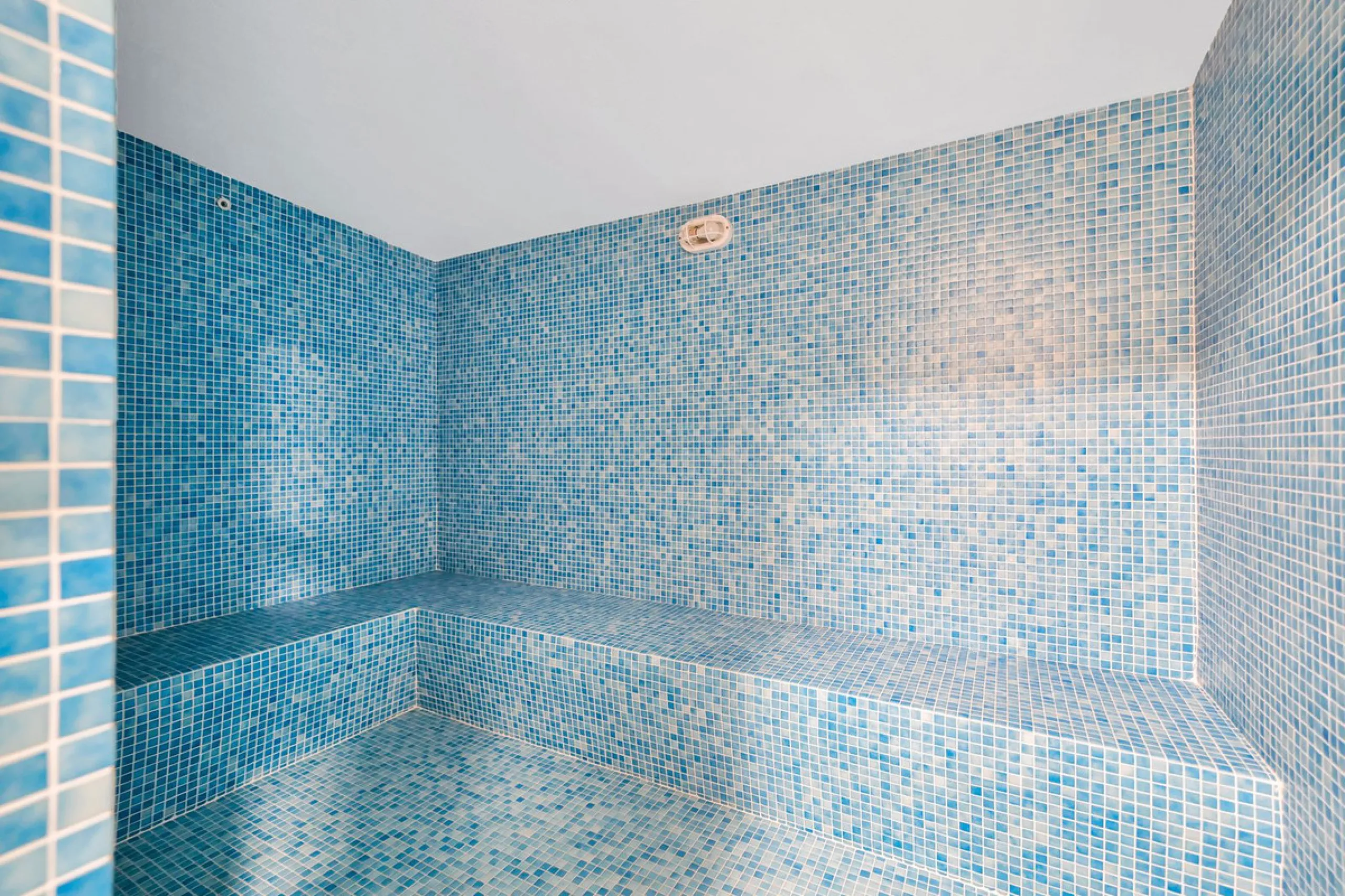 Apartment - Middle Floor Apartment в продаже в Mijas, Málaga. В доме 2 спален и 2 ванных комнат. Площадь дома 91 м²