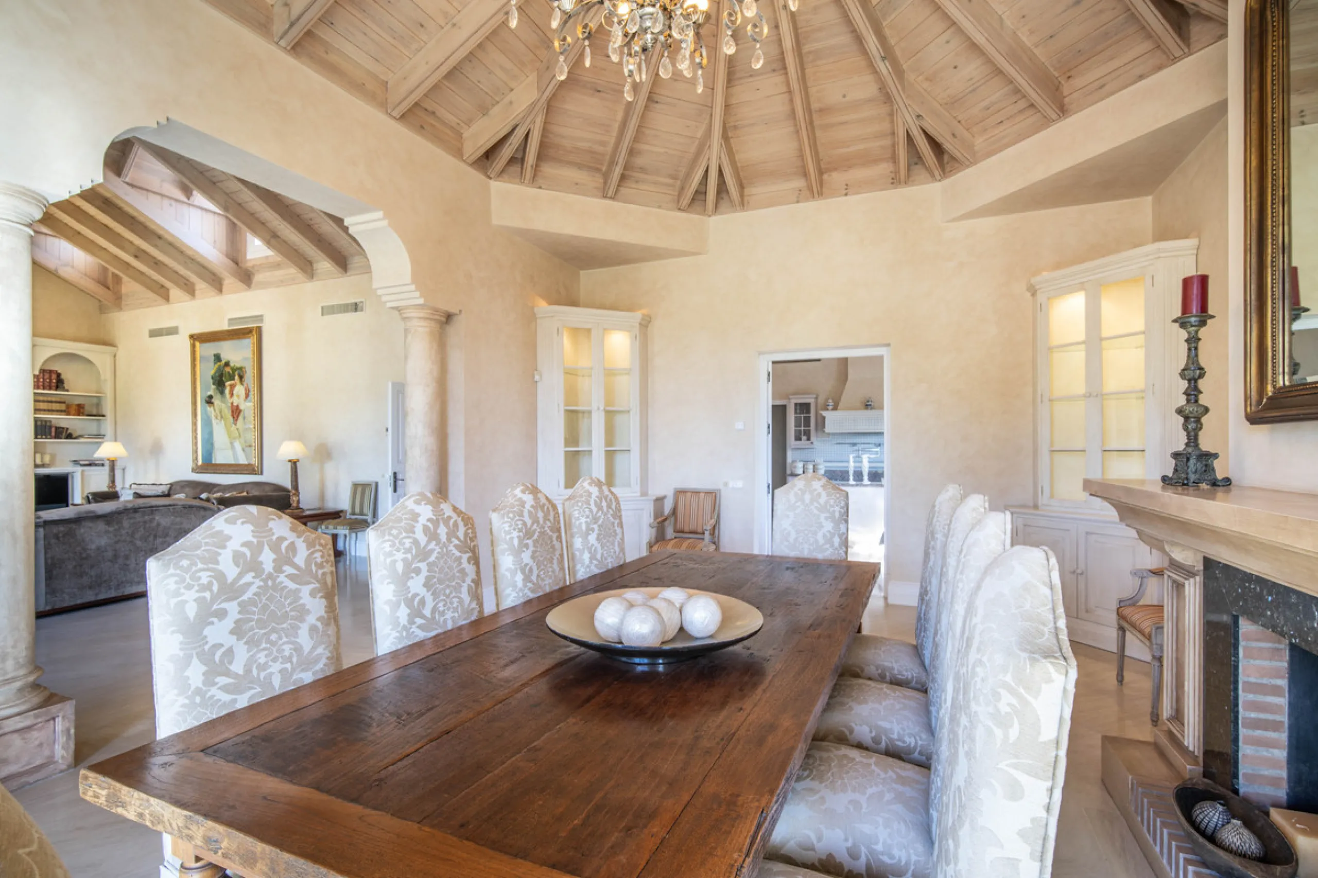 Mediterrane Villa mit außergewöhnlicher Privatsphäre in Altos Reales, Marbella