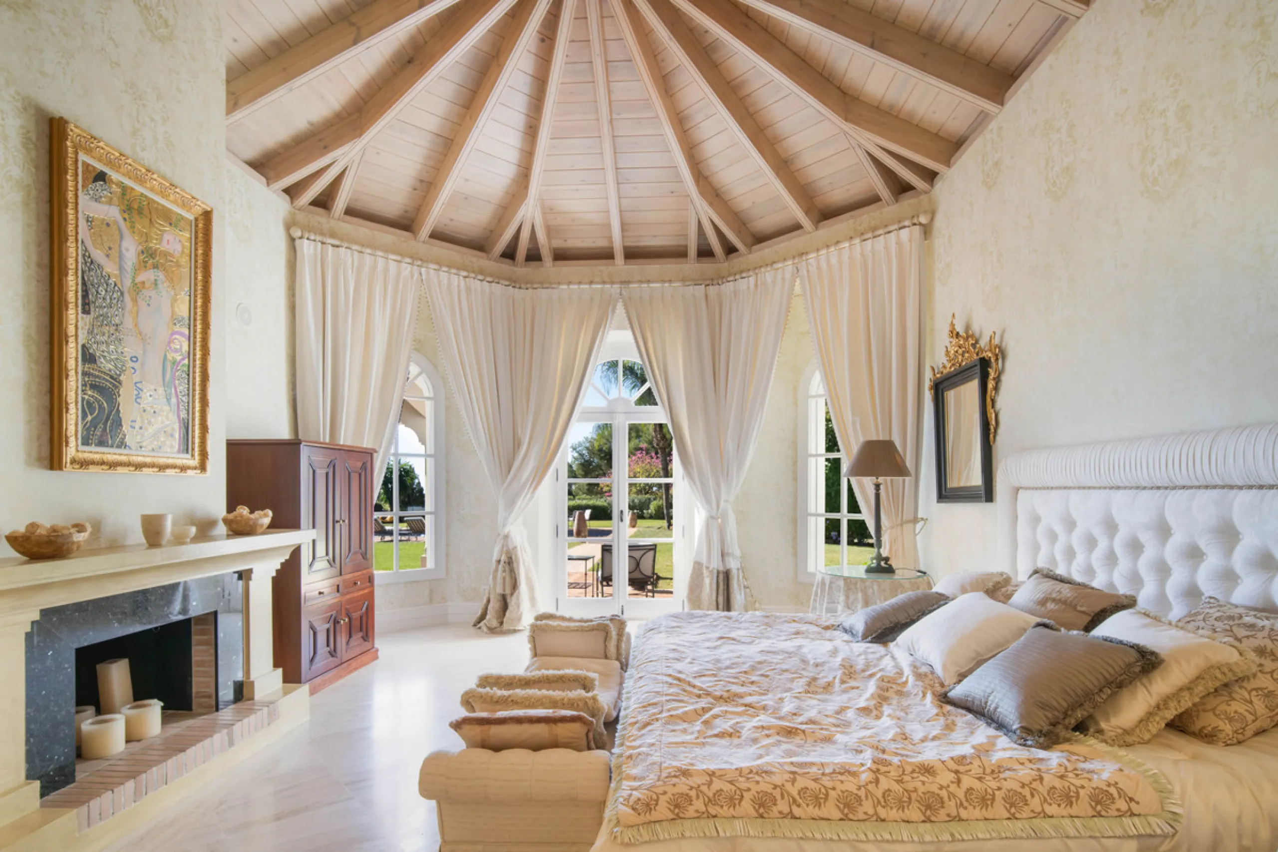 Mediterrane Villa mit außergewöhnlicher Privatsphäre in Altos Reales, Marbella