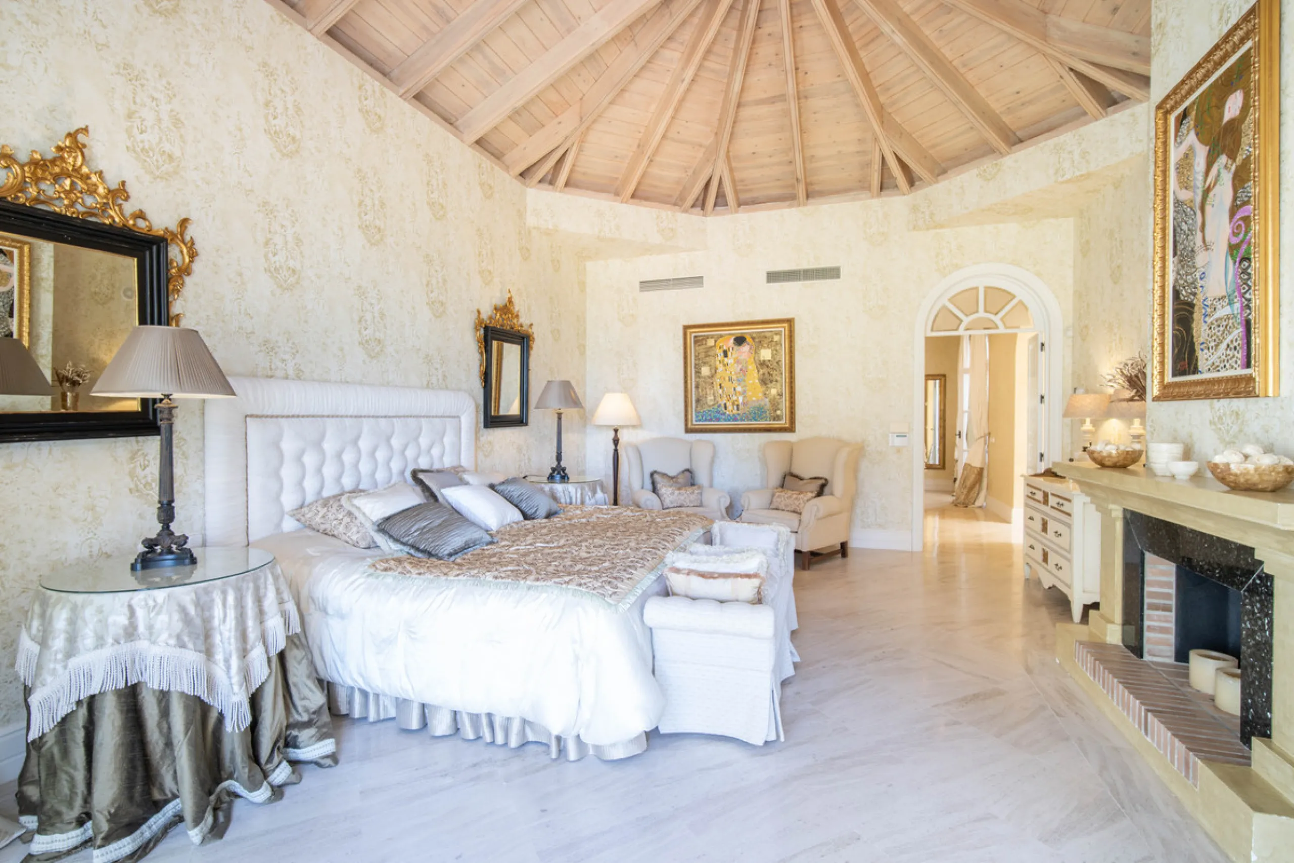 Mediterrane Villa mit außergewöhnlicher Privatsphäre in Altos Reales, Marbella