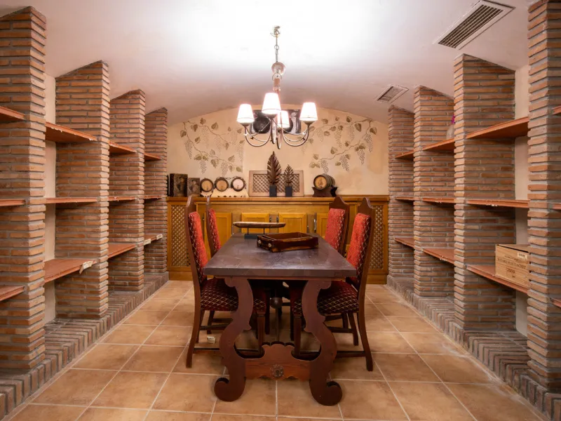 Mediterrane Villa mit außergewöhnlicher Privatsphäre in Altos Reales, Marbella