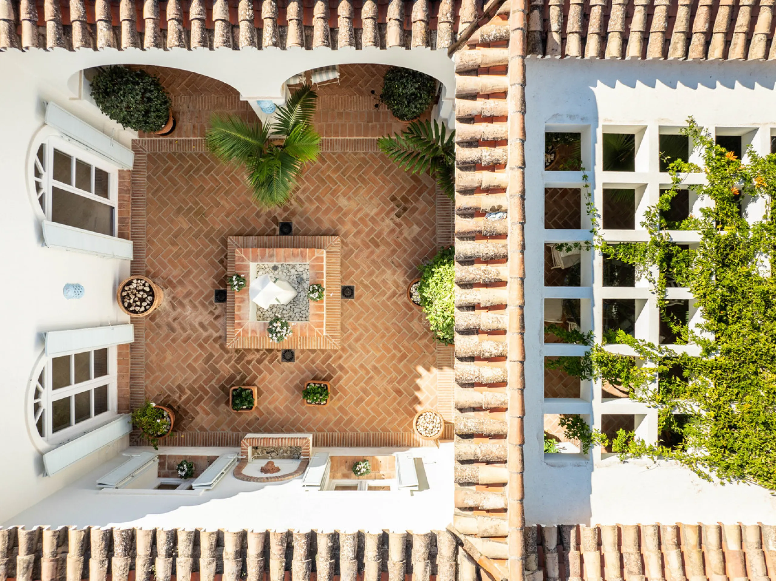Mediterrane Villa mit außergewöhnlicher Privatsphäre in Altos Reales, Marbella