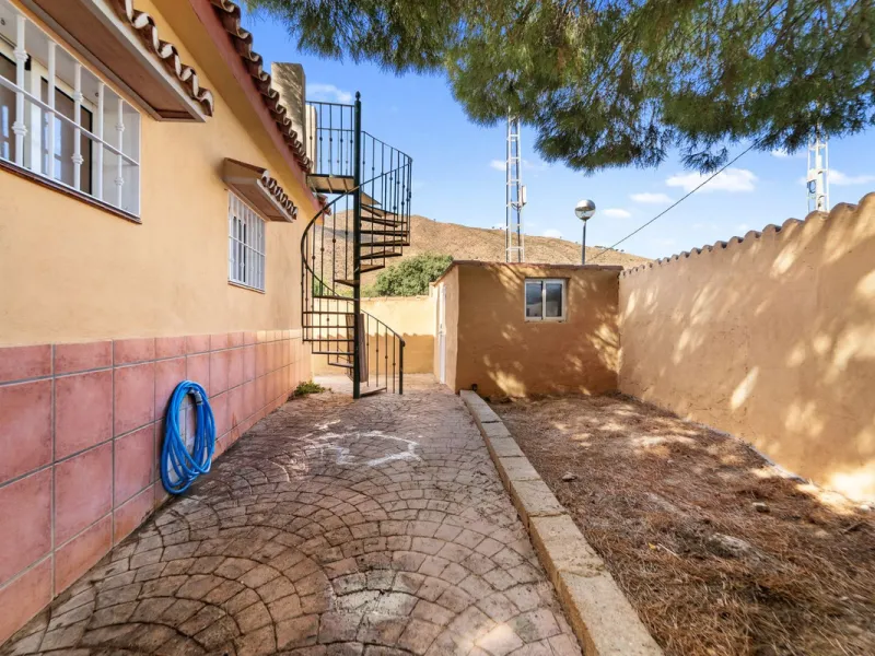 Charming Renovated Rustic House with 3 Bedrooms in Entrerríos – Nature and Convenience!
