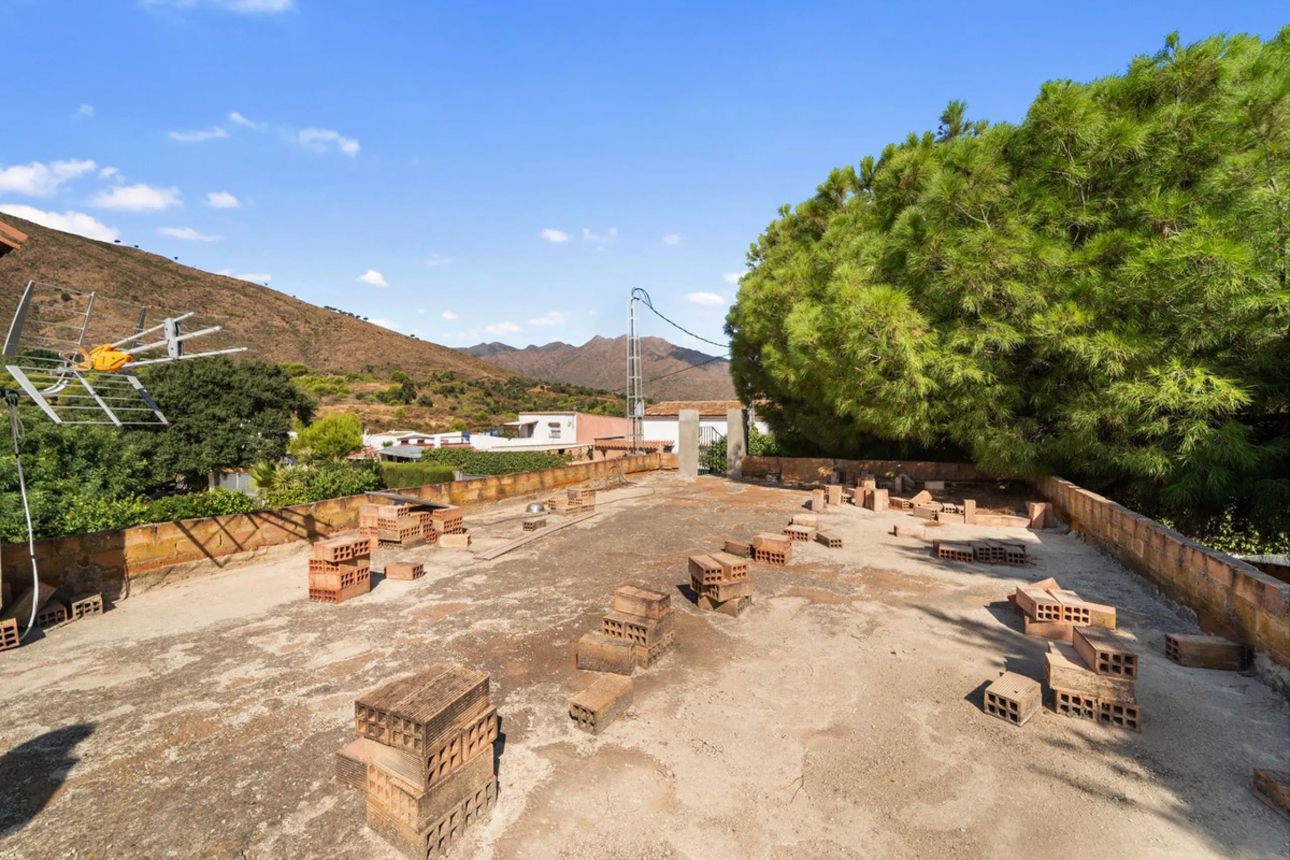 Charming Renovated Rustic House with 3 Bedrooms in Entrerríos – Nature and Convenience!