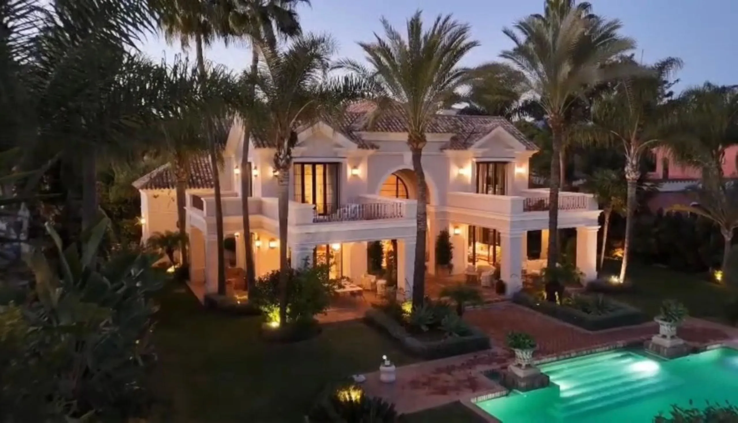 Exclusive Masterpiece – A One of a Kind Luxury Mansion in Prestigious Guadalmina Baja – Marbella