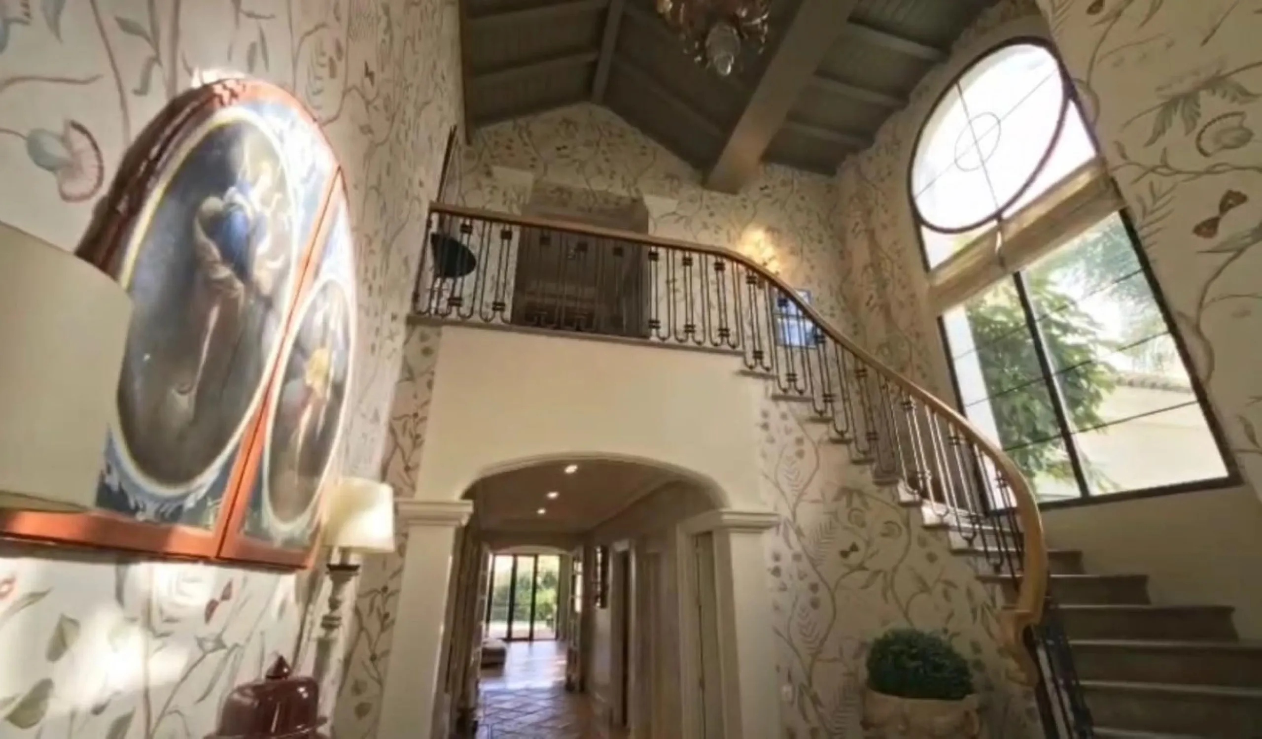 Exclusive Masterpiece – A One of a Kind Luxury Mansion in Prestigious Guadalmina Baja – Marbella