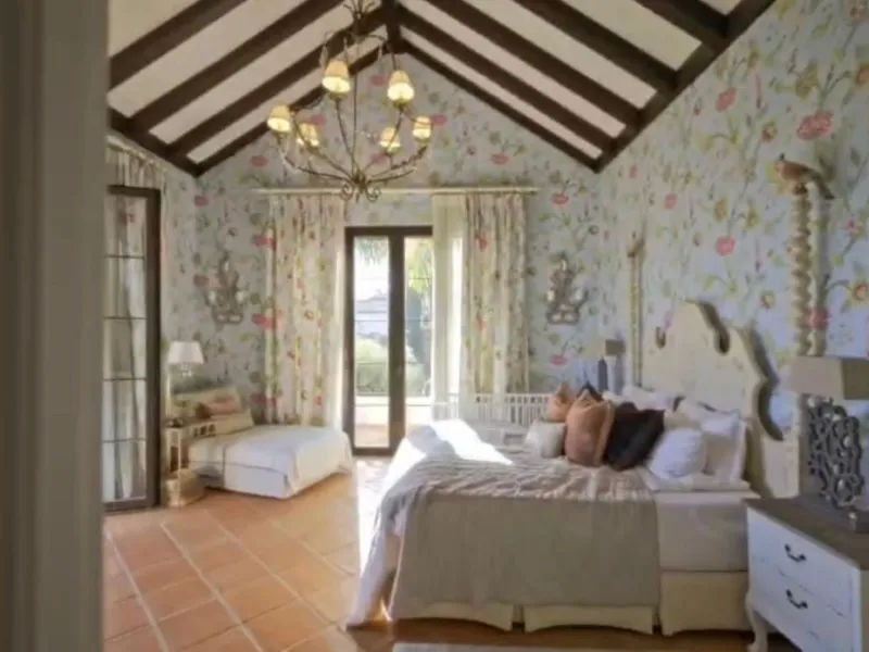 Exclusive Masterpiece – A One of a Kind Luxury Mansion in Prestigious Guadalmina Baja – Marbella