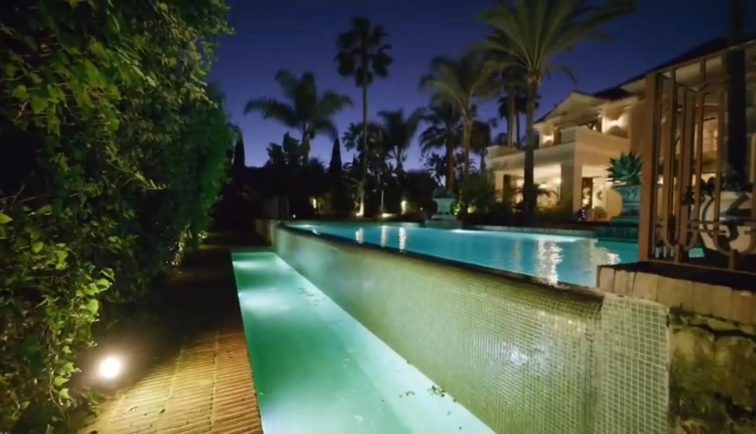 Exclusive Masterpiece – A One of a Kind Luxury Mansion in Prestigious Guadalmina Baja – Marbella