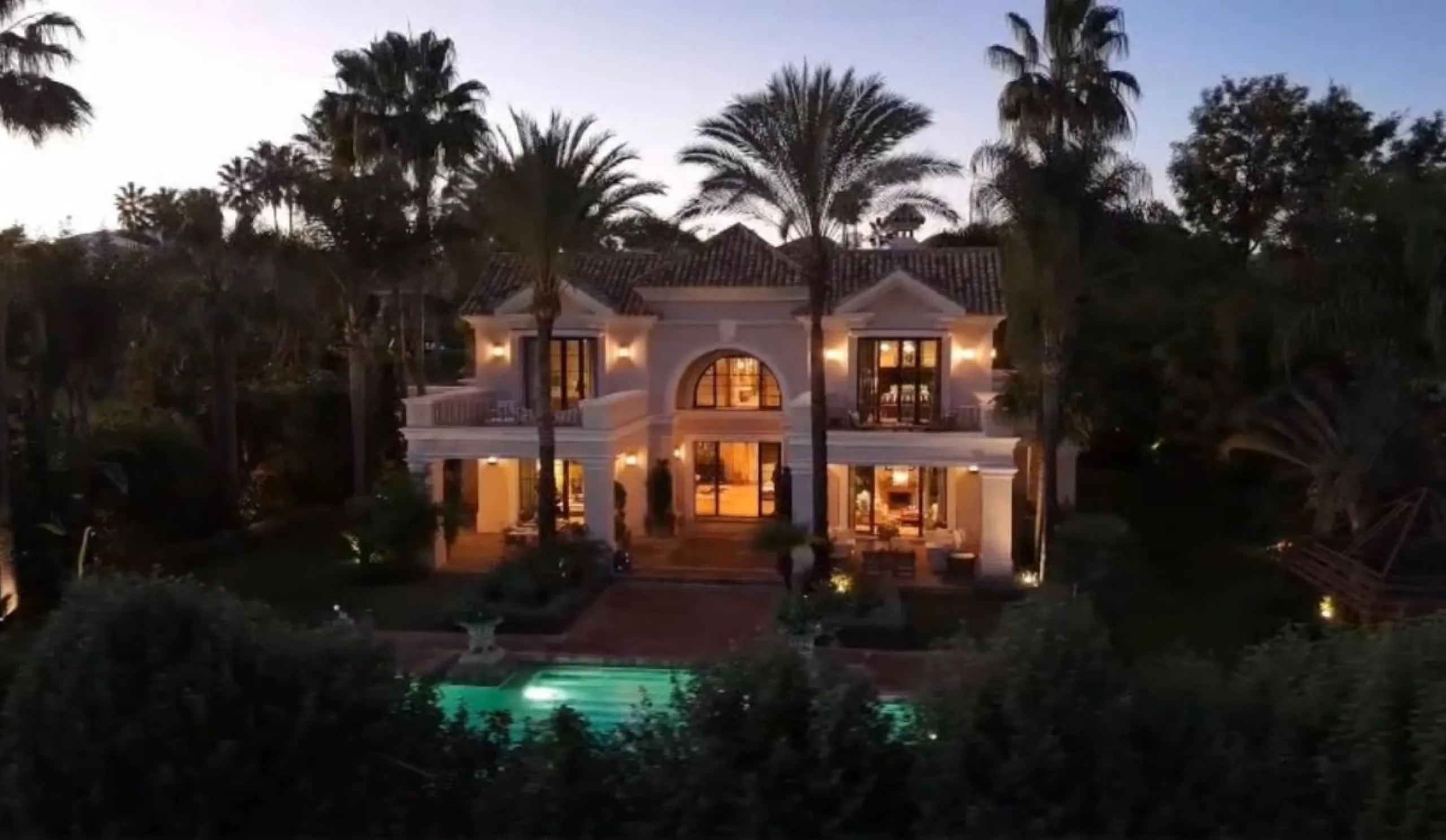 Exclusive Masterpiece – A One of a Kind Luxury Mansion in Prestigious Guadalmina Baja – Marbella