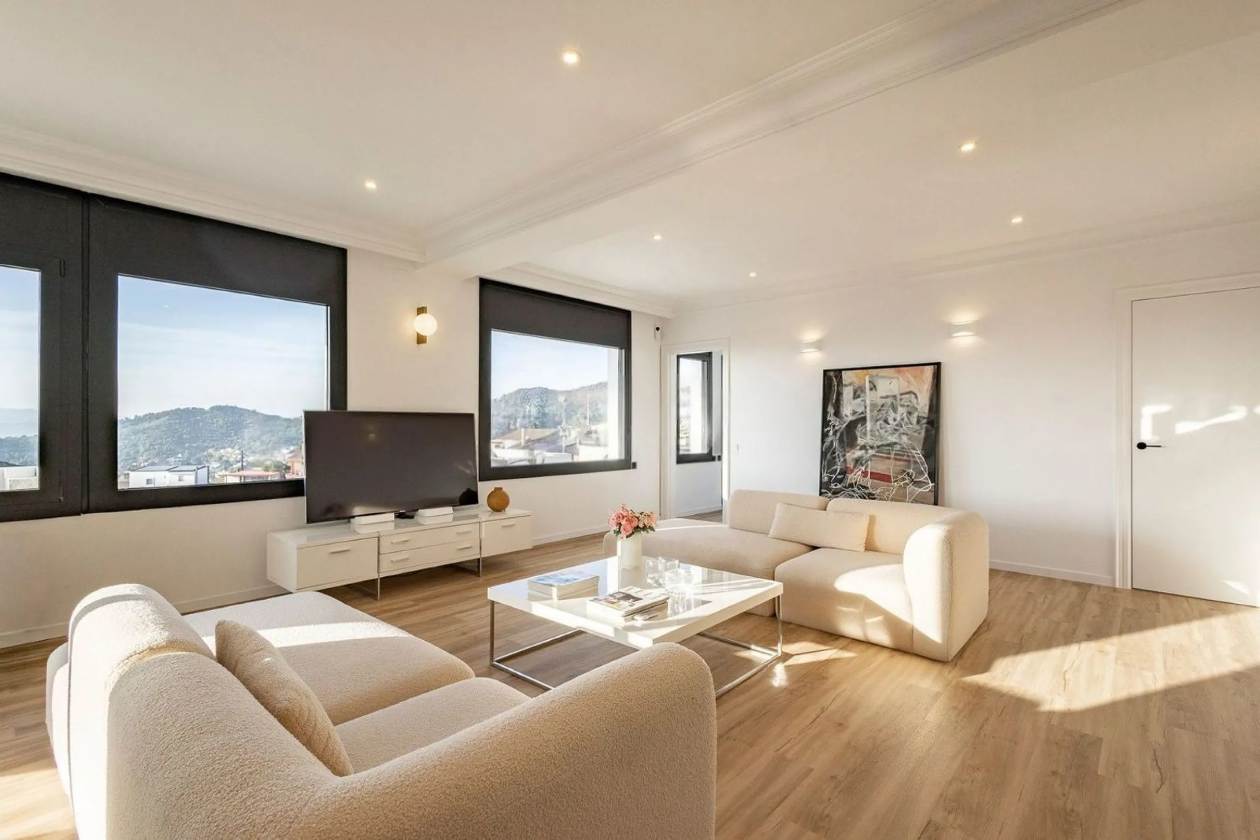 Роскошная вилла с панорамными видами и бассейном в Esplugues de Llobregat, Барселона