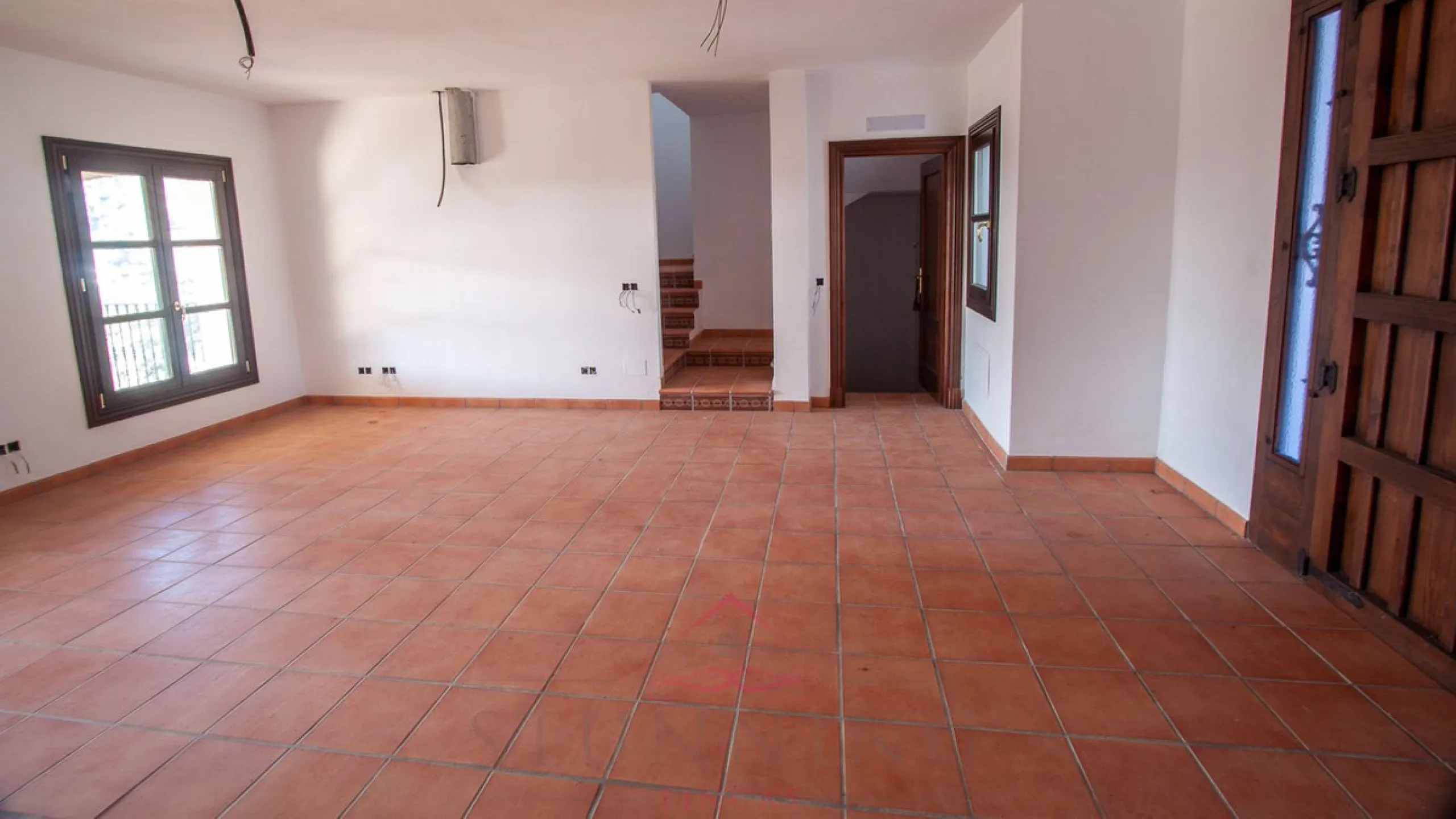 Newly constructed country home situated in a much sought after area of Casares. Built to a very high standard with beautiful mountain views.