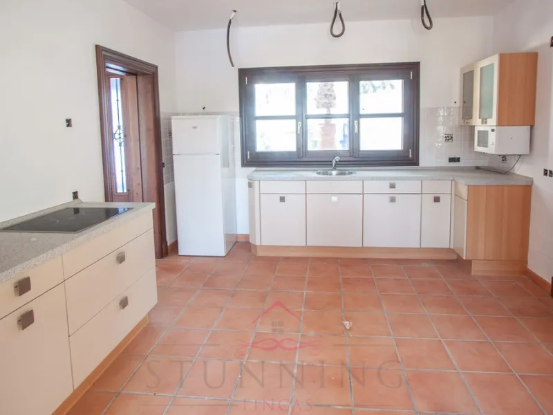Newly constructed country home situated in a much sought after area of Casares. Built to a very high standard with beautiful mountain views.
