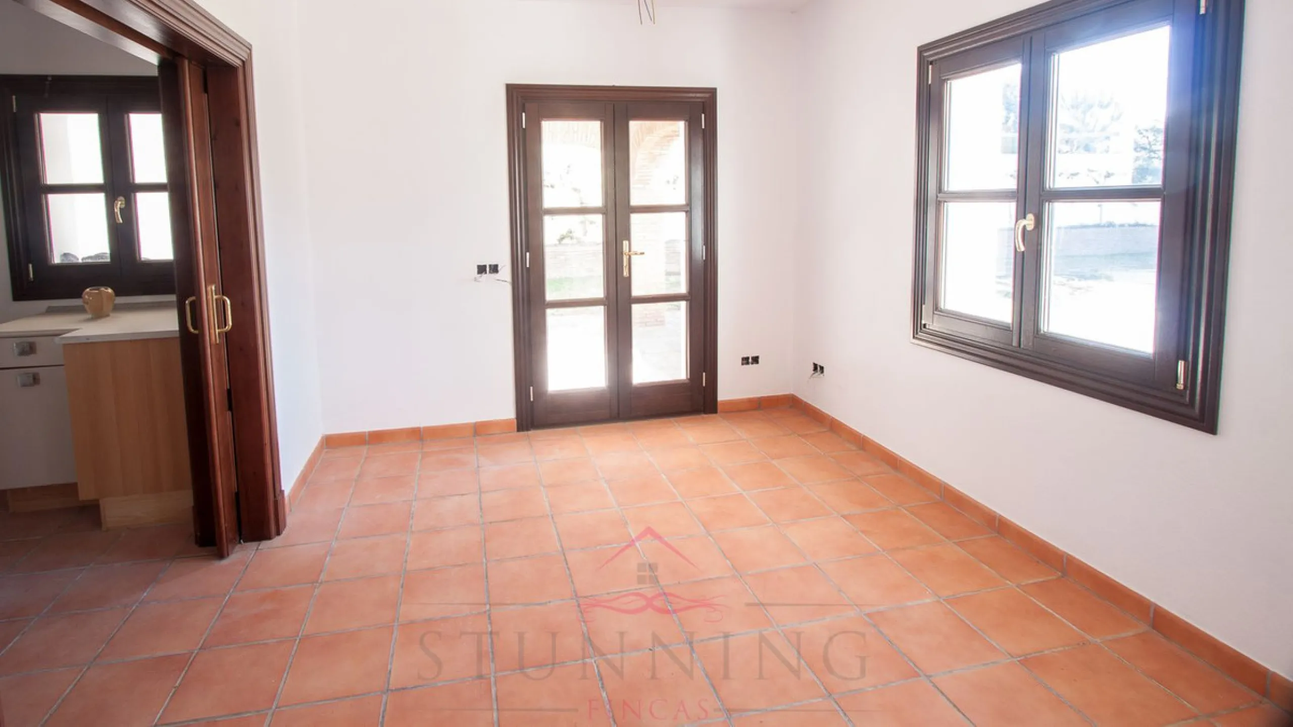 Newly constructed country home situated in a much sought after area of Casares. Built to a very high standard with beautiful mountain views.