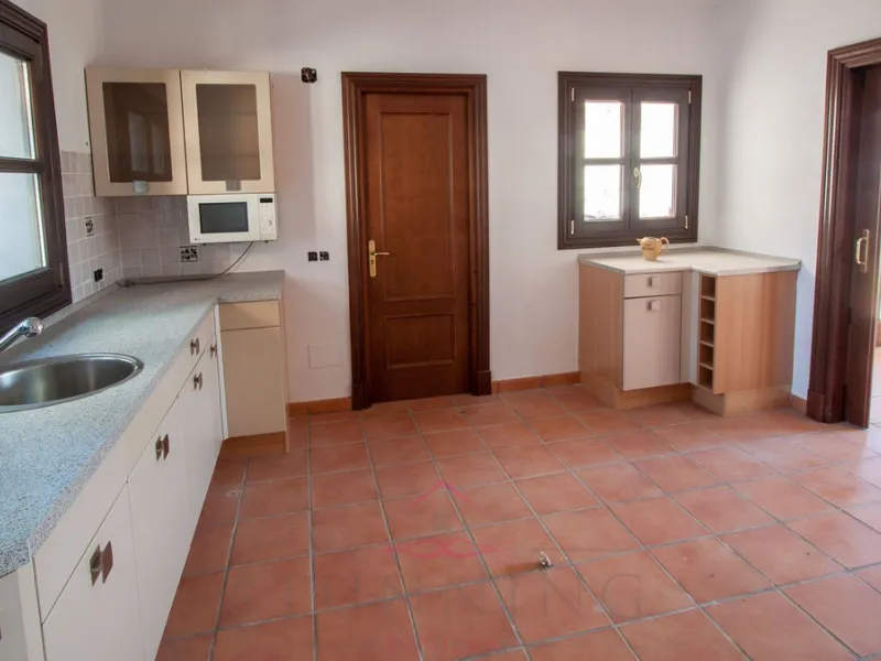 Newly constructed country home situated in a much sought after area of Casares. Built to a very high standard with beautiful mountain views.