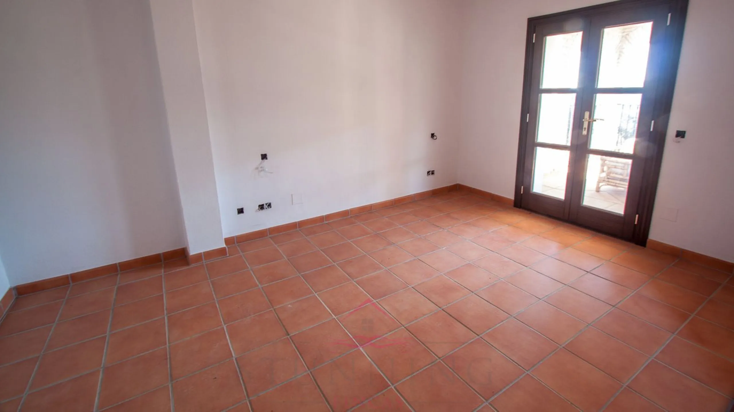 Newly constructed country home situated in a much sought after area of Casares. Built to a very high standard with beautiful mountain views.