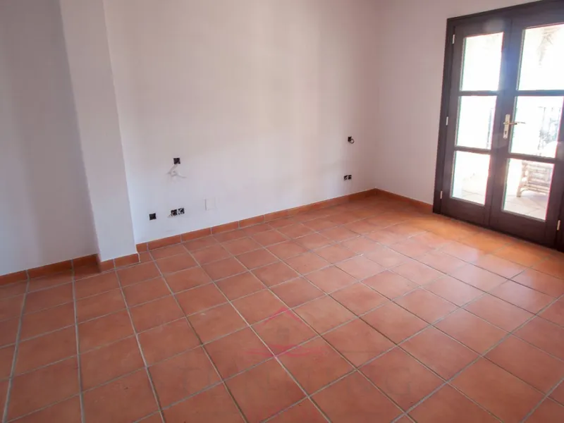 Newly constructed country home situated in a much sought after area of Casares. Built to a very high standard with beautiful mountain views.
