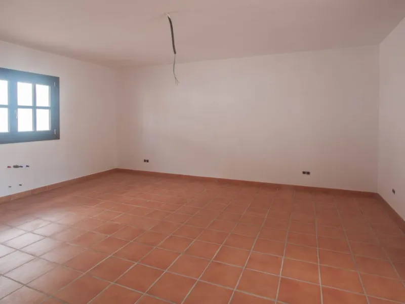 Newly constructed country home situated in a much sought after area of Casares. Built to a very high standard with beautiful mountain views.