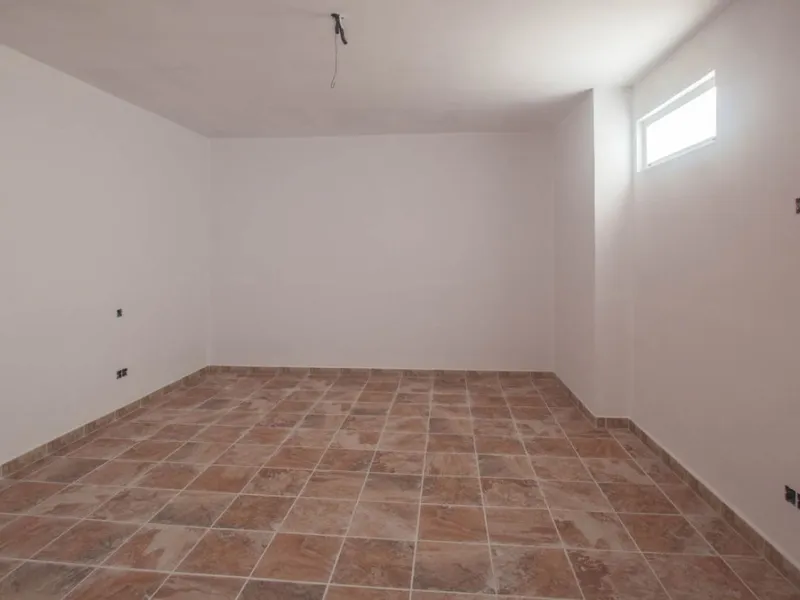 Newly constructed country home situated in a much sought after area of Casares. Built to a very high standard with beautiful mountain views.
