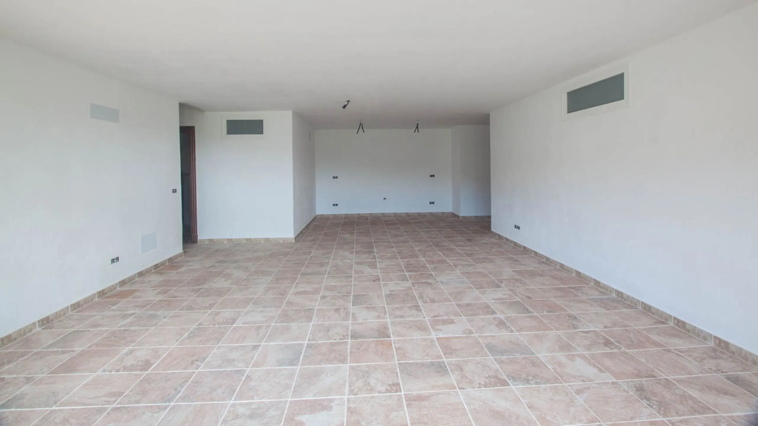 Newly constructed country home situated in a much sought after area of Casares. Built to a very high standard with beautiful mountain views.