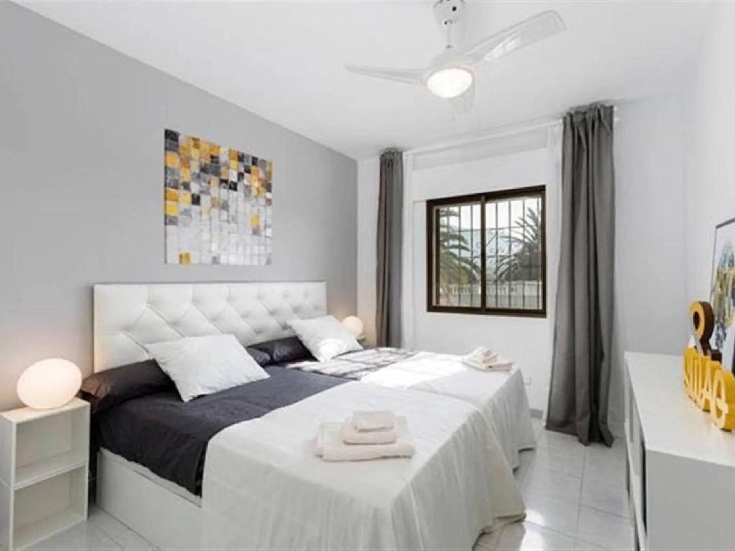 House - Detached Villa в продаже в Marbella, Málaga. В доме 6 спален и 4 ванных комнат. Площадь дома 300 м². Площадь участка 1897 м²